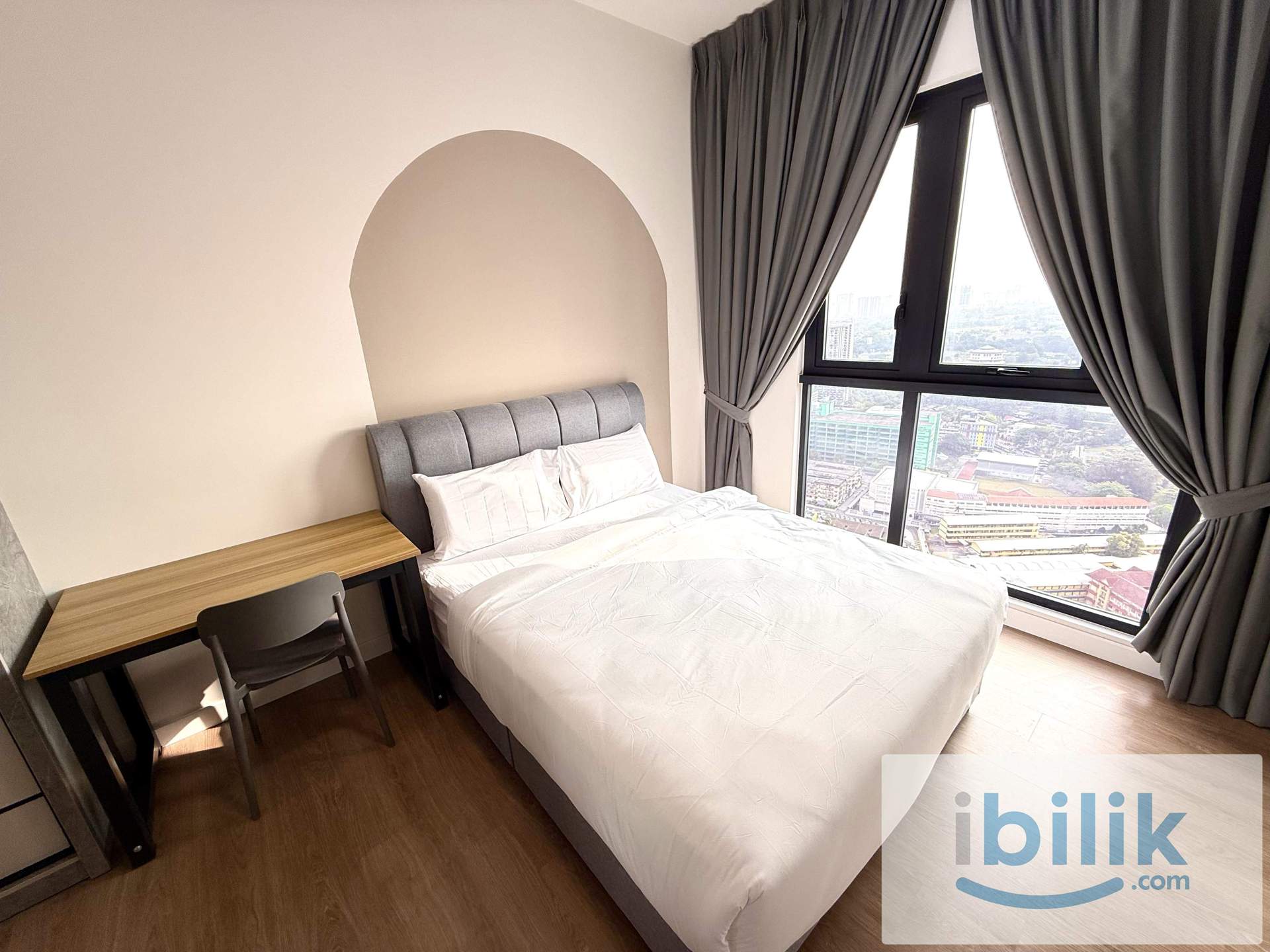 MASTER ROOM w/ Private Bath, 1 Min Walk PUDU LRT, SKYLINE KL, PAVILION - Image 3
