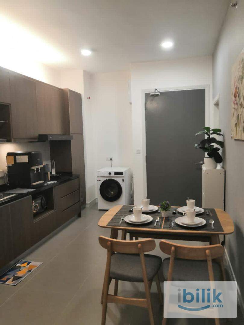 Fully Furnished Master Room, 1 Min Walk to MRT! 1st July Move In - Image 4