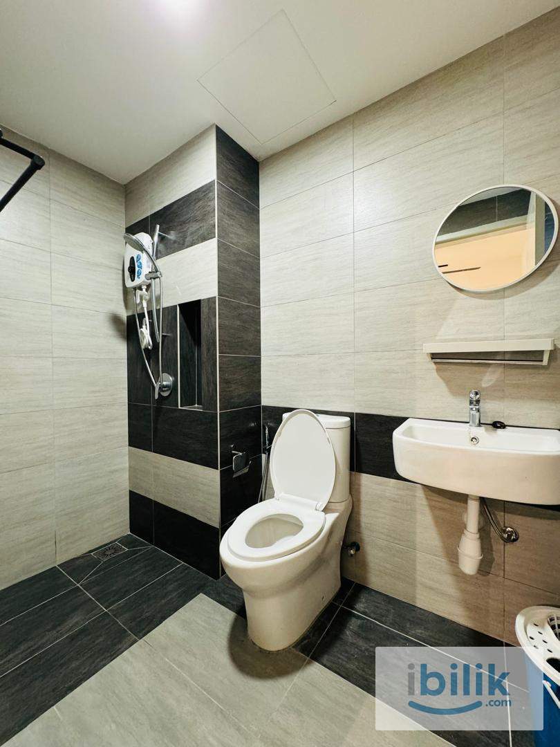 Fully Furnished Master Room, 1 Min Walk to MRT! 1st July Move In - Image 3