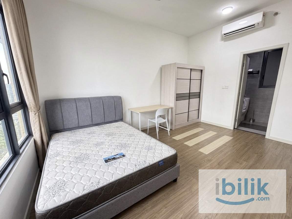 Fully Furnished Master Room, 1 Min Walk to MRT! 1st July Move In - Image 2
