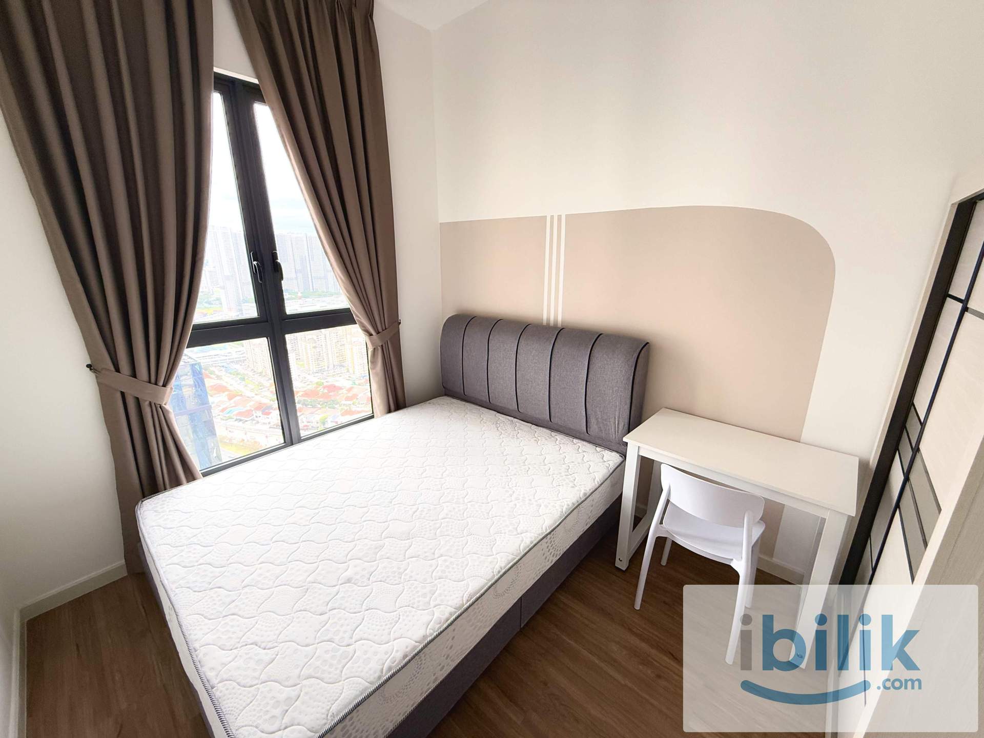 Fully Furnished Middle Room, Ready to Move In! Link to MRT, LRT & Mall - Image 1