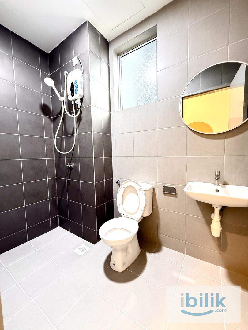 Master Room w/ Private Bathroom! 50m LRT Salak Selatan, Ready Move In! - Image 4