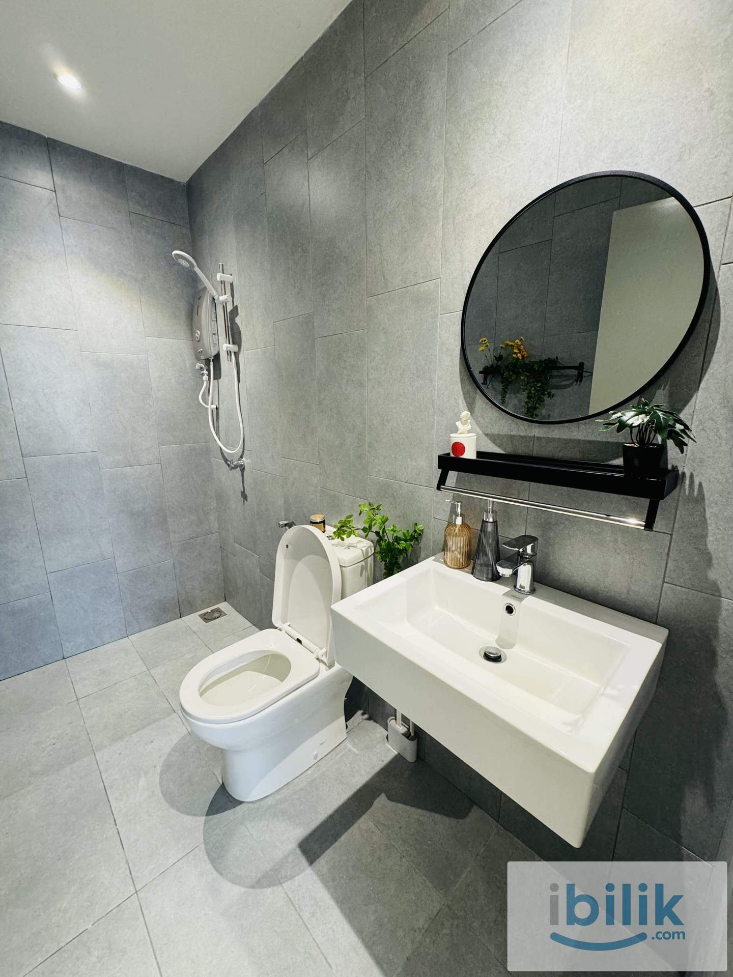 7 Min Walk to MRT & LRT Maluri, Fully Furnished Medium Room - Image 6