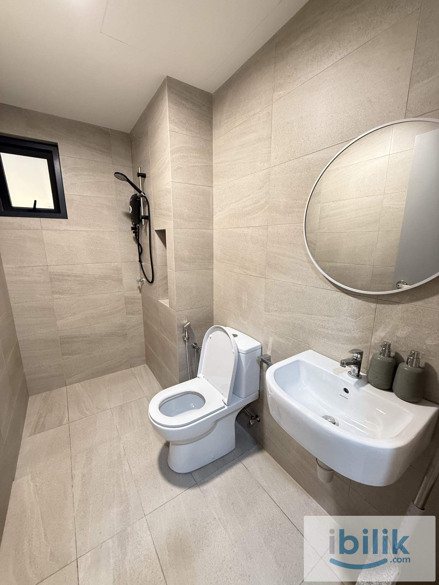 1 Min Walk PUDU LRT, SKYLINE KL, Medium Room, BUKIT BINTANG KL SENTRAL - Image 10
