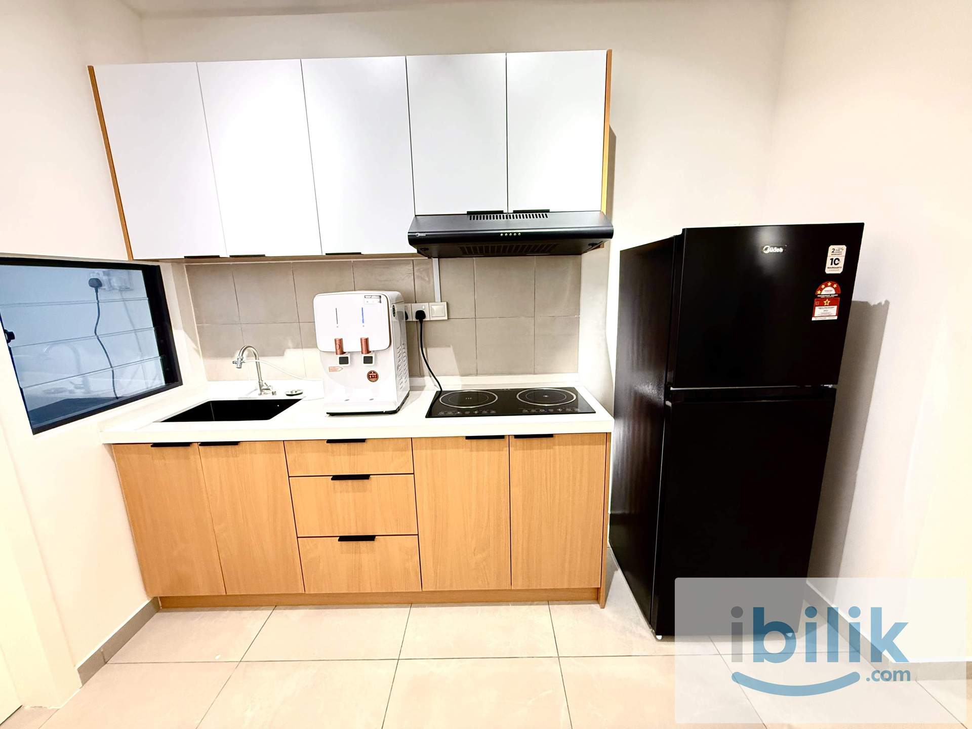 Brand New Fully Furnished Middle Room, Ready to Move In!  - Image 4