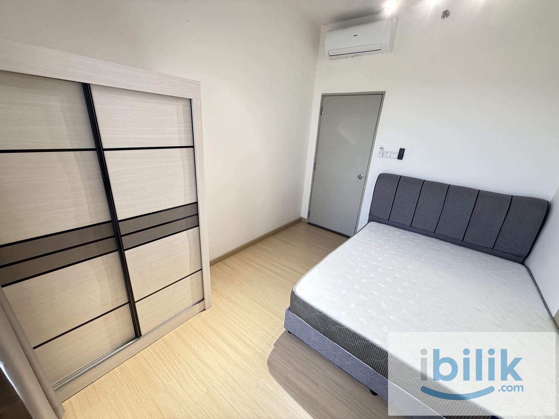 1 Min Walk to MRT, Fully Furnished Medium Room, Ready to Move In!  - Image 1