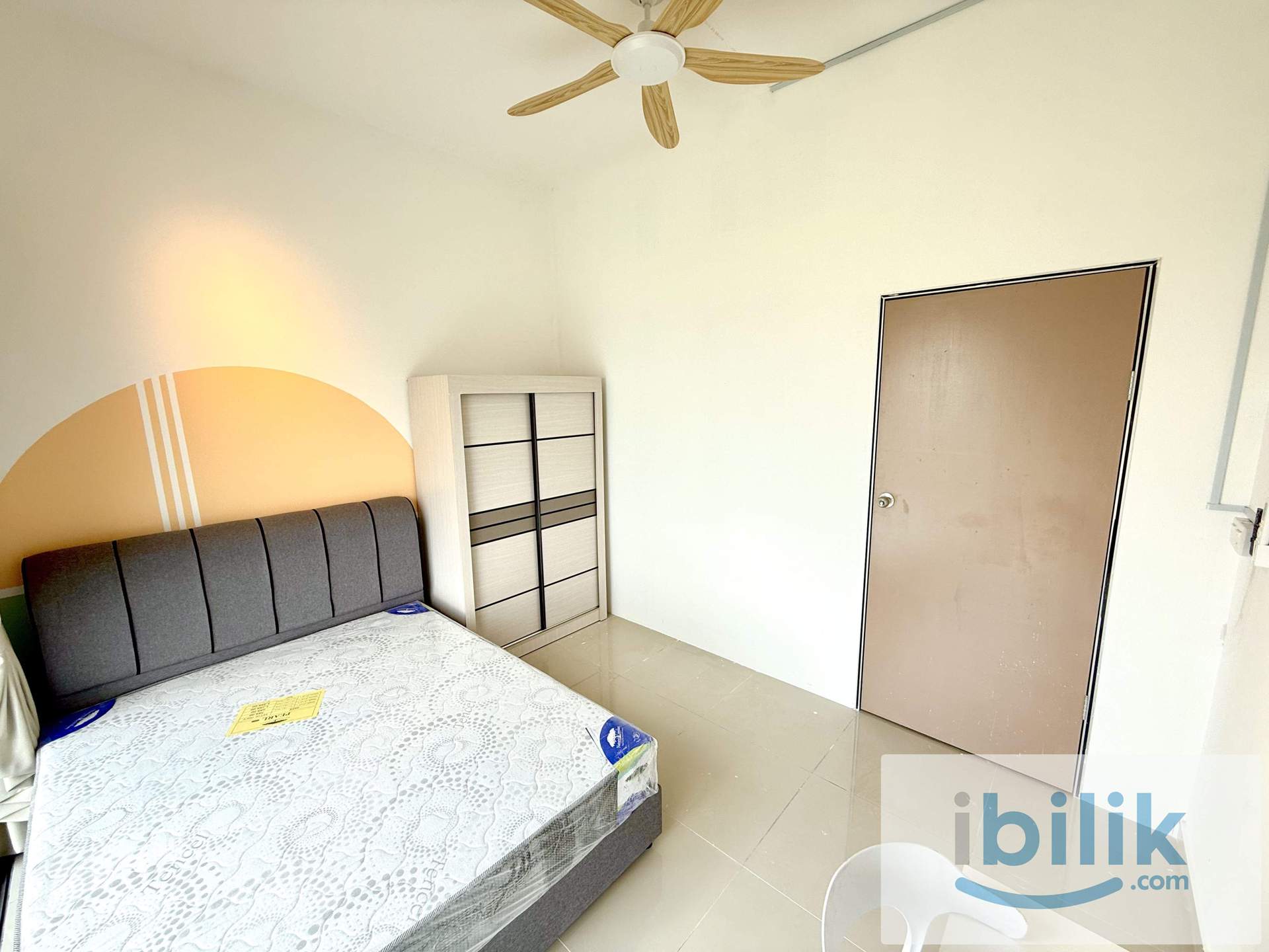 Walk to LRT Cheras, Fully Furnished Medium & Balcony Room, IXORA RESIDENCE  - Image 2