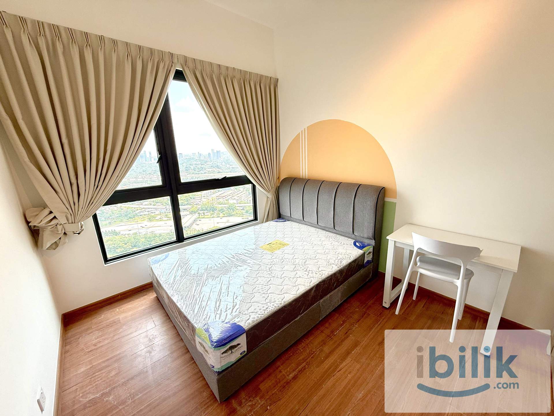 Walk to LRT Cheras, Fully Furnished Medium & Balcony Room, IXORA RESIDENCE  - Image 4