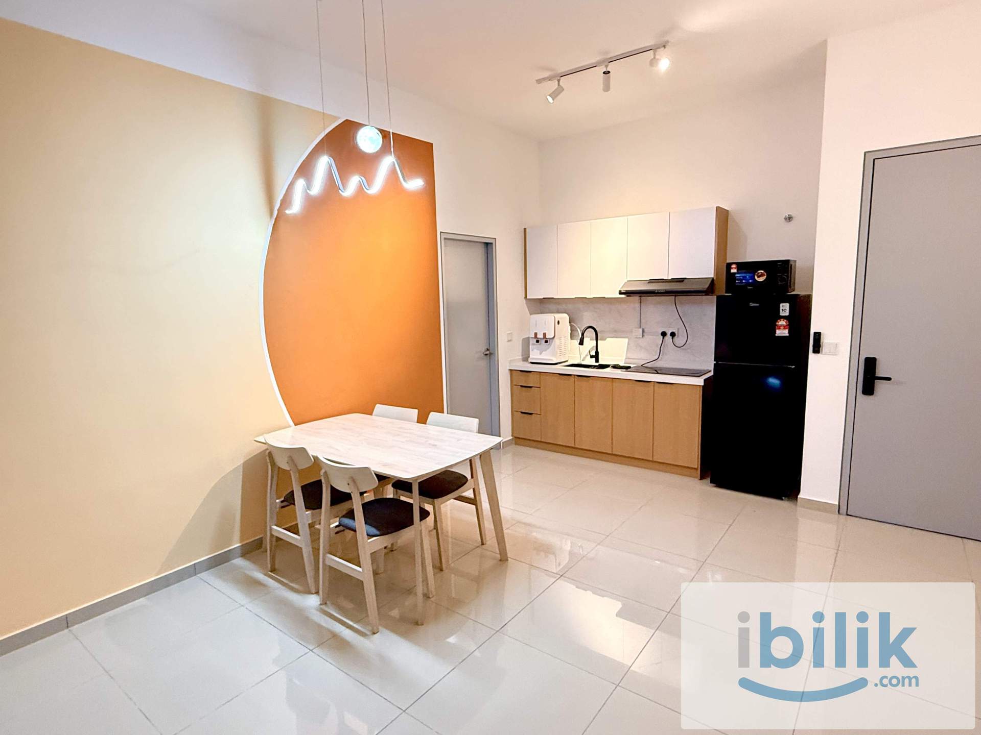 Walk to LRT Cheras, Master Room w/ Private Bathroom, IXORA RESIDENCE - Image 7