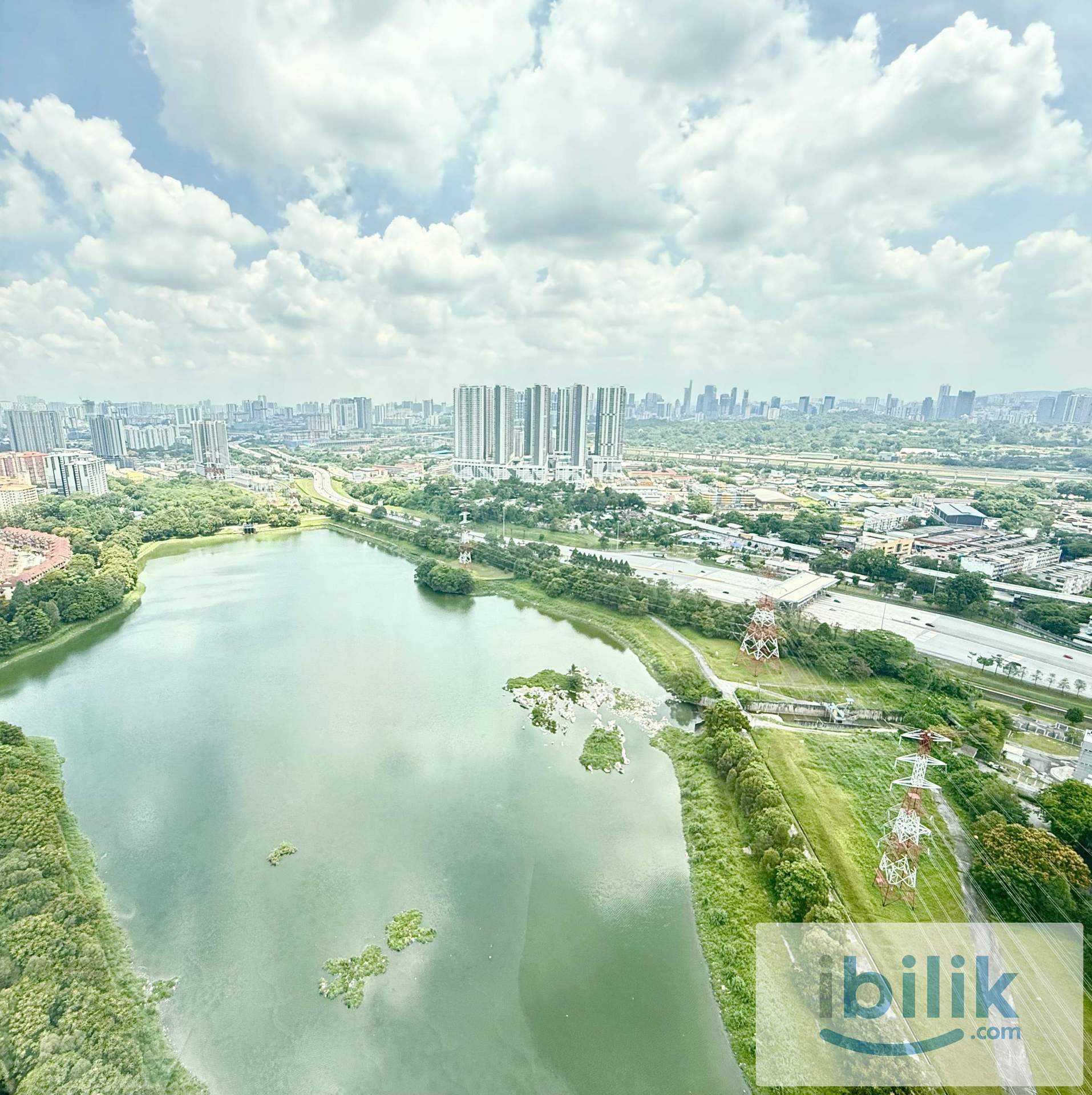 Walk to LRT Cheras, Master Room w/ Private Bathroom, IXORA RESIDENCE - Image 5