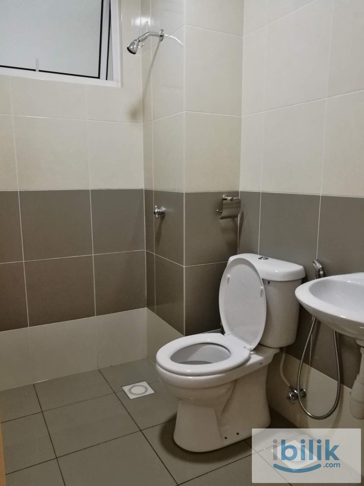Saville D'Lake Single Room For Rent - Image 4