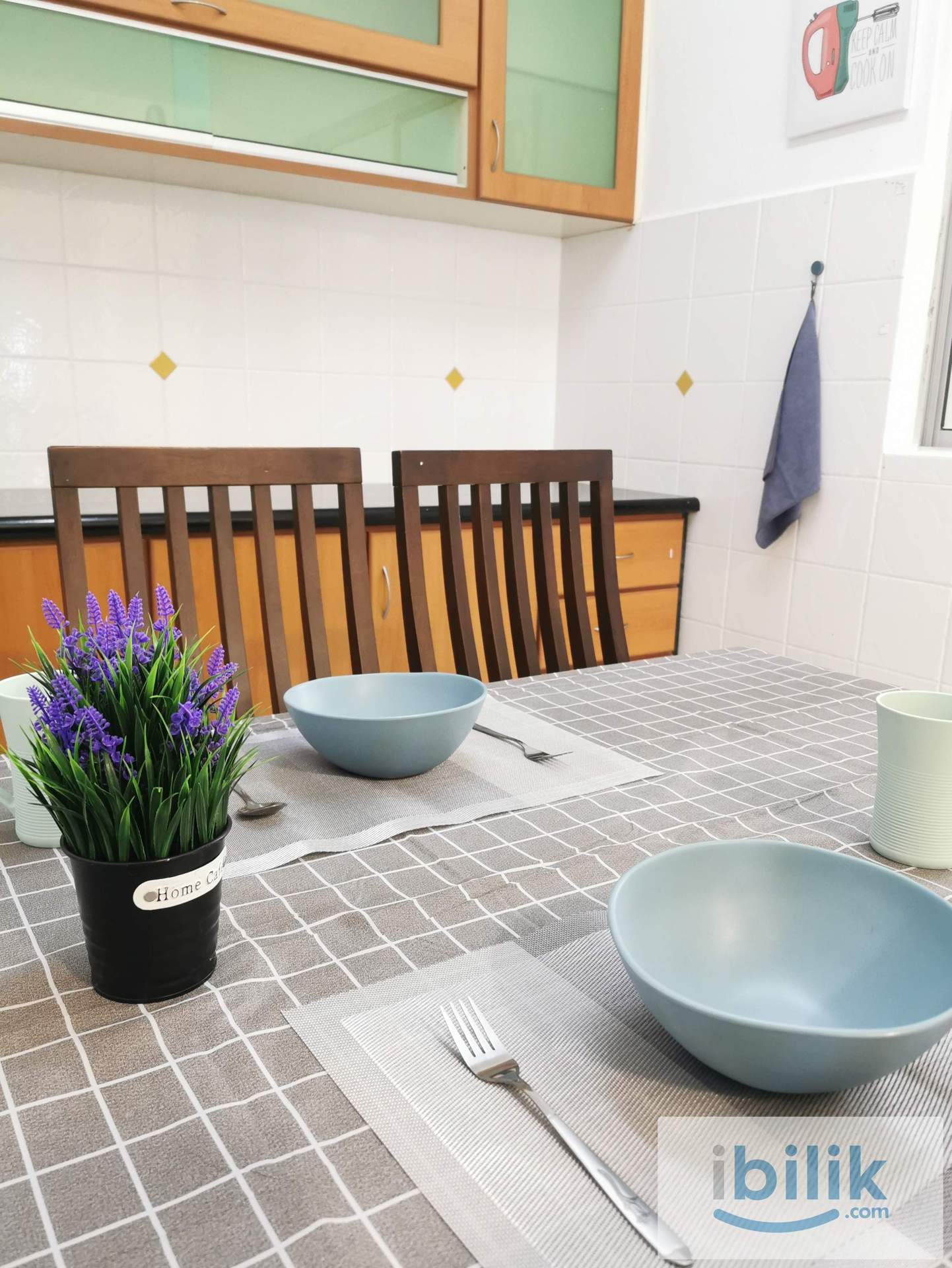 Middle room with aircon near queensbay mall - Image 2
