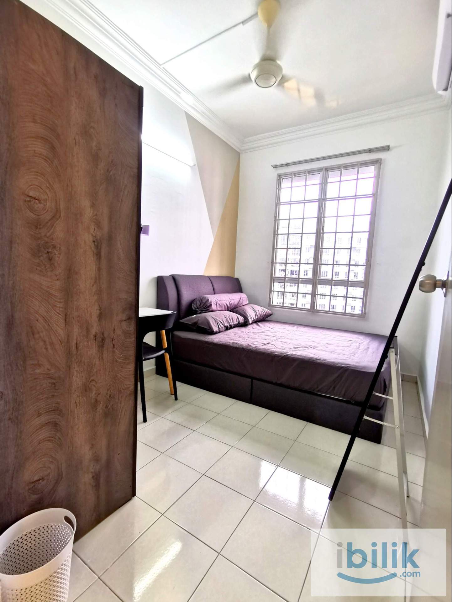 Middle room with aircon near queensbay mall - Image 1