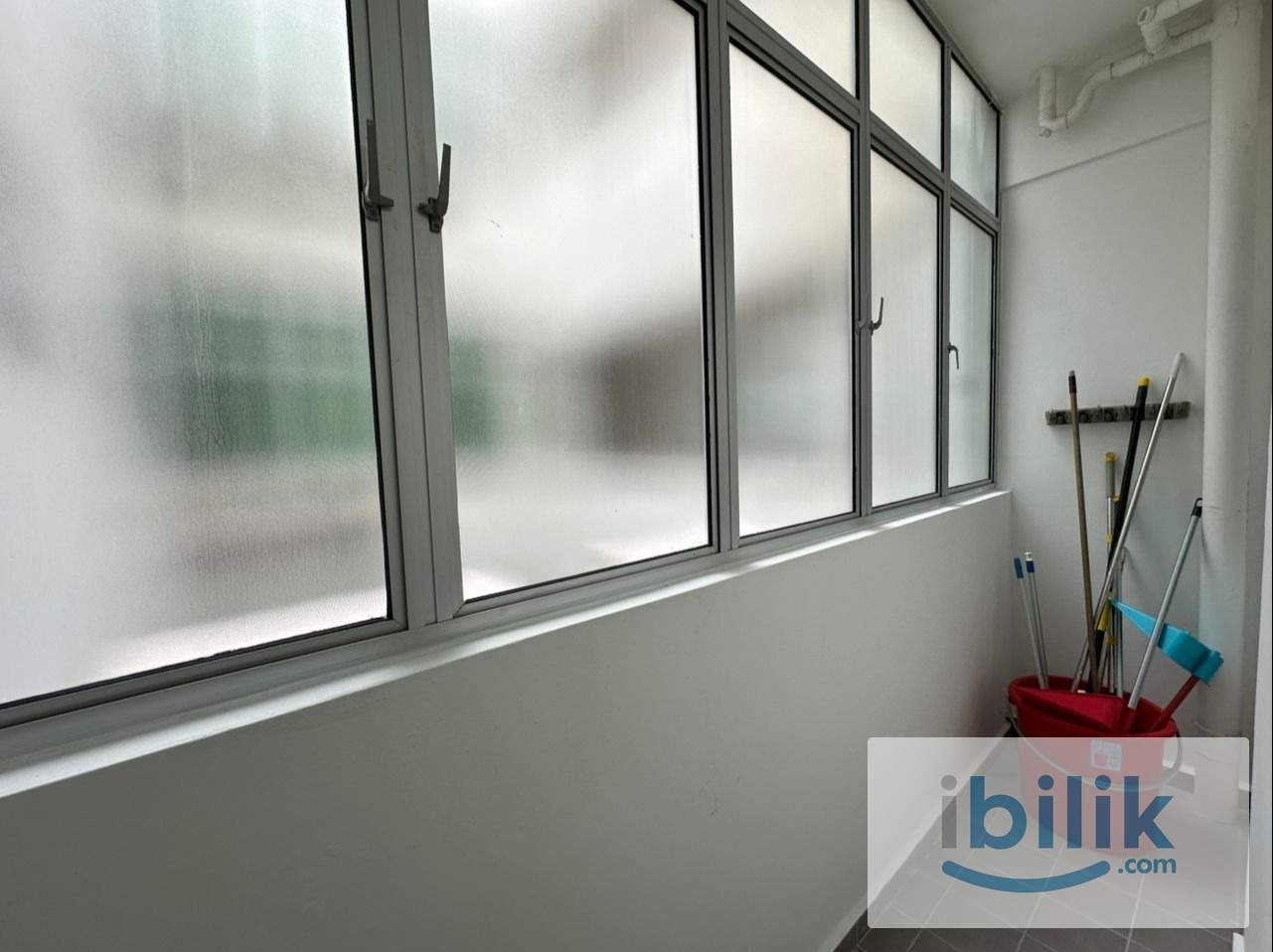 Bayan lepas aircon room golden triangle 1 condominium - Image 3