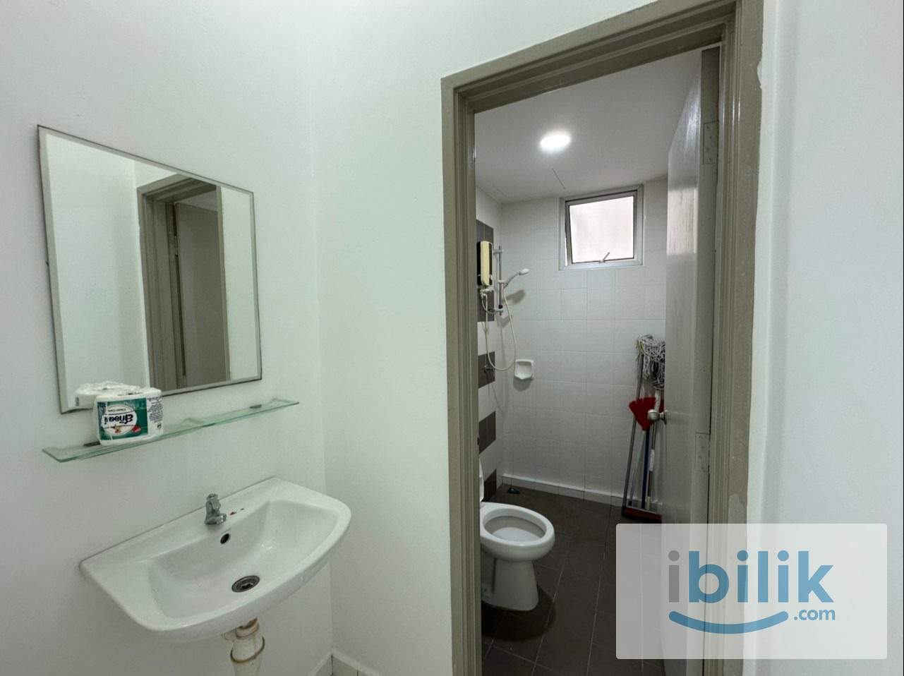 Bayan lepas aircon room golden triangle 1 condominium - Image 7