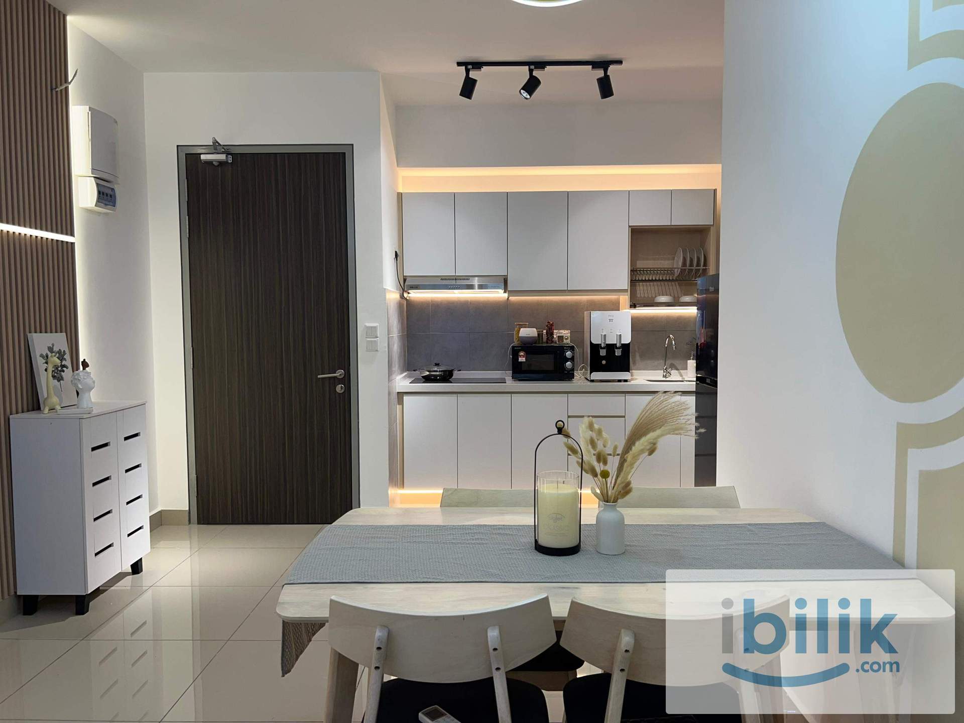 Fully Furnished Medium Room, Ready Move In Mixed & Chinese Unit    - Image 1