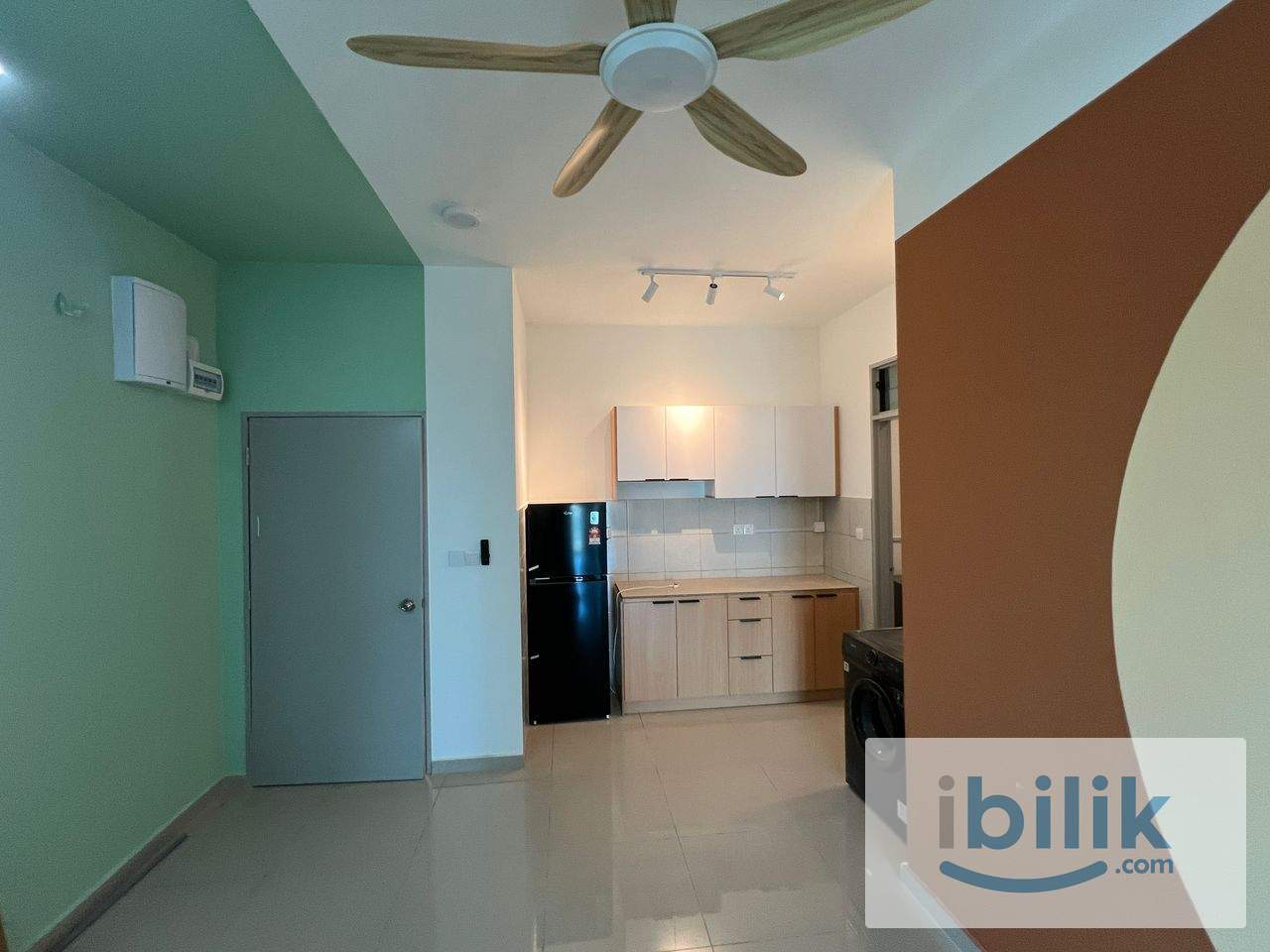FEMALE Unit/ Fully Furnished Master Room / Ready to Move In - Image 2