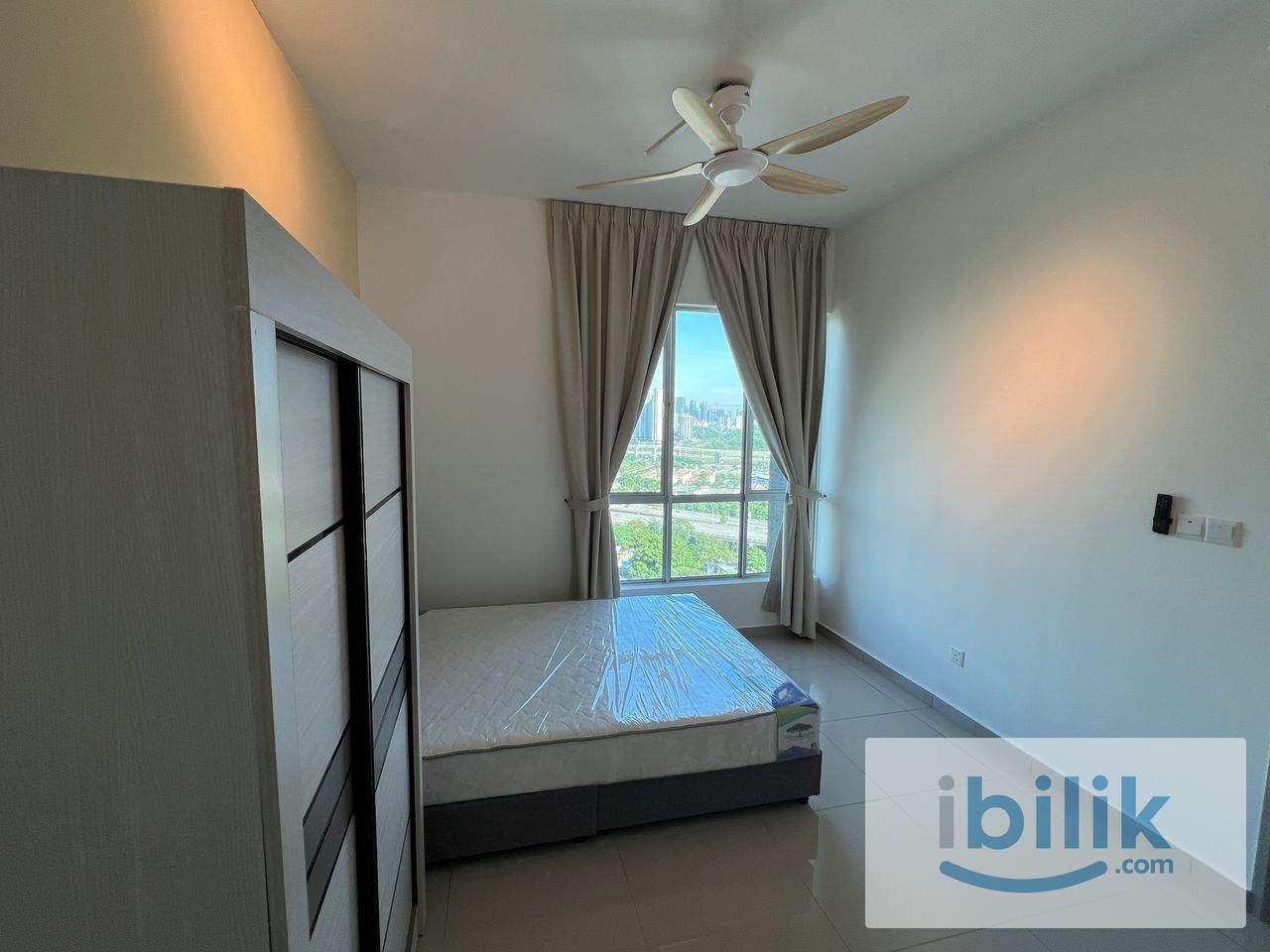 FEMALE Unit/ Fully Furnished Master Room / Ready to Move In - Image 5