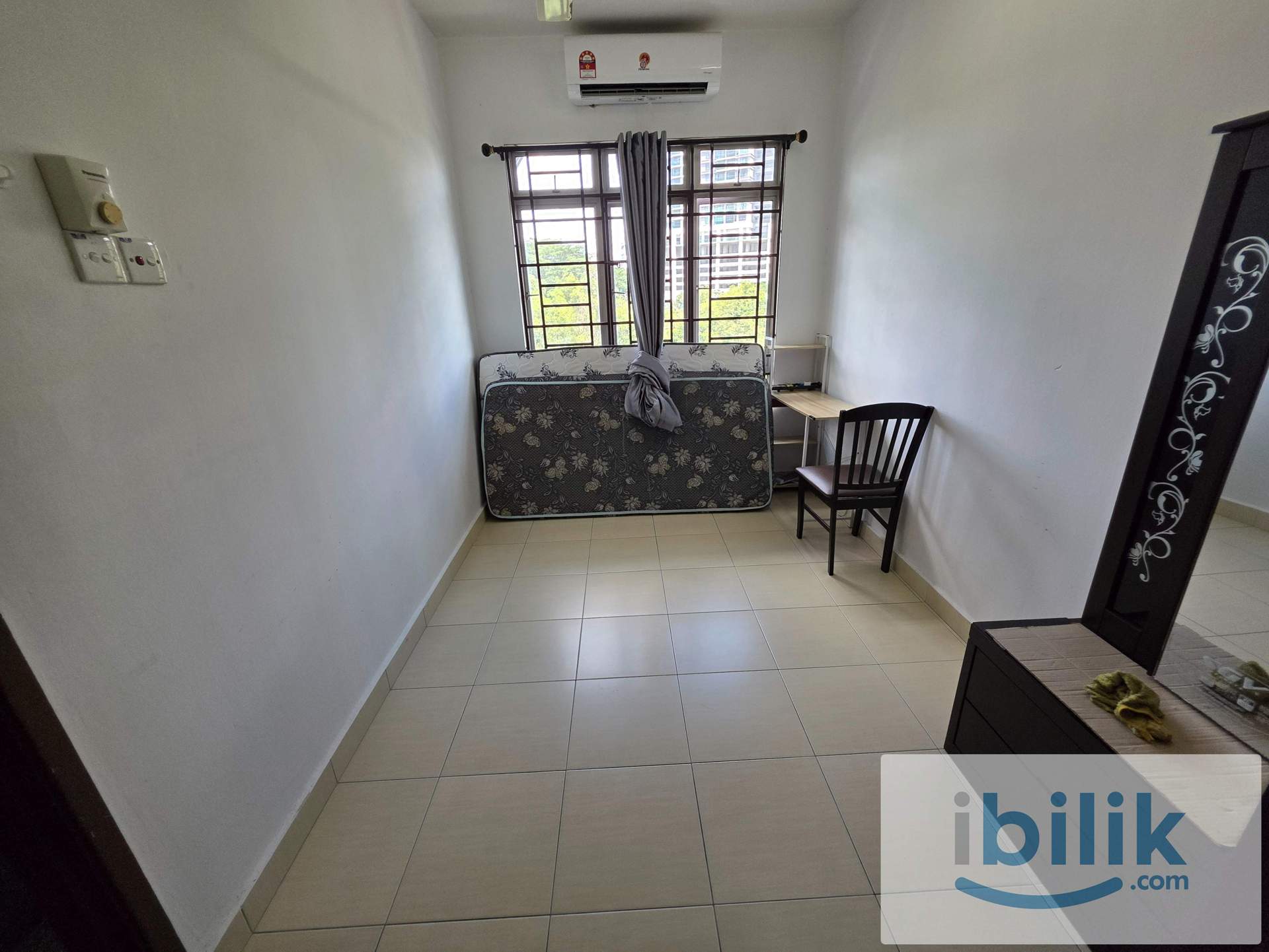 Aircond included medium room - Image 2