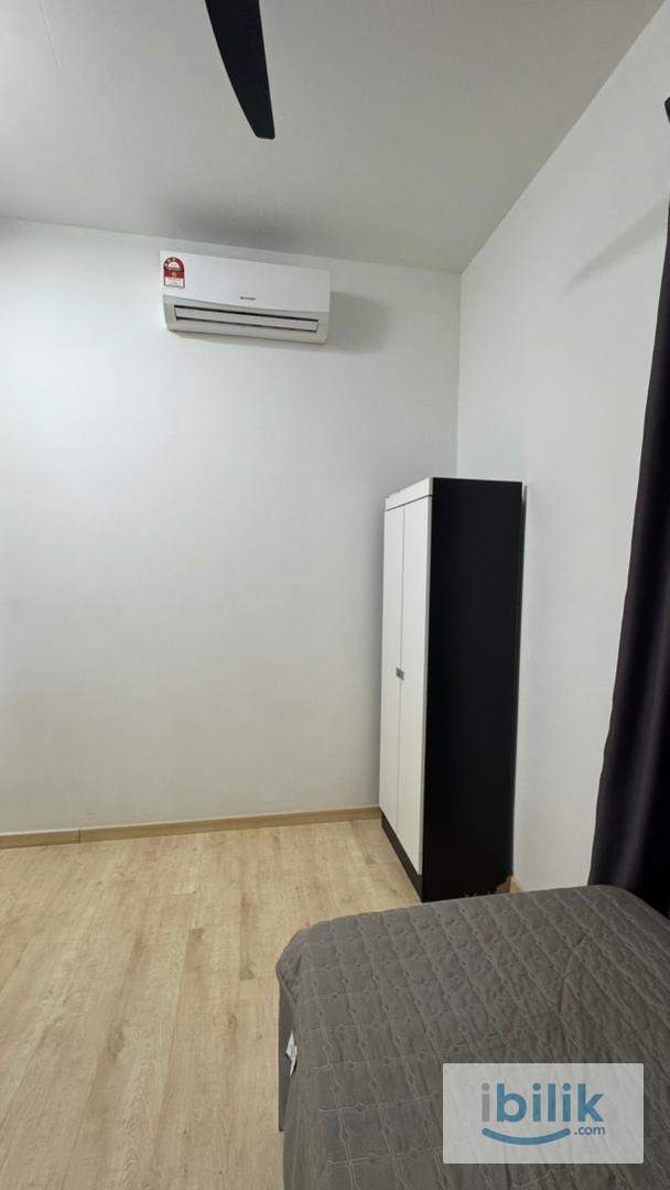 Walk to LRT! Junior Medium Room for Rent! - Image 2