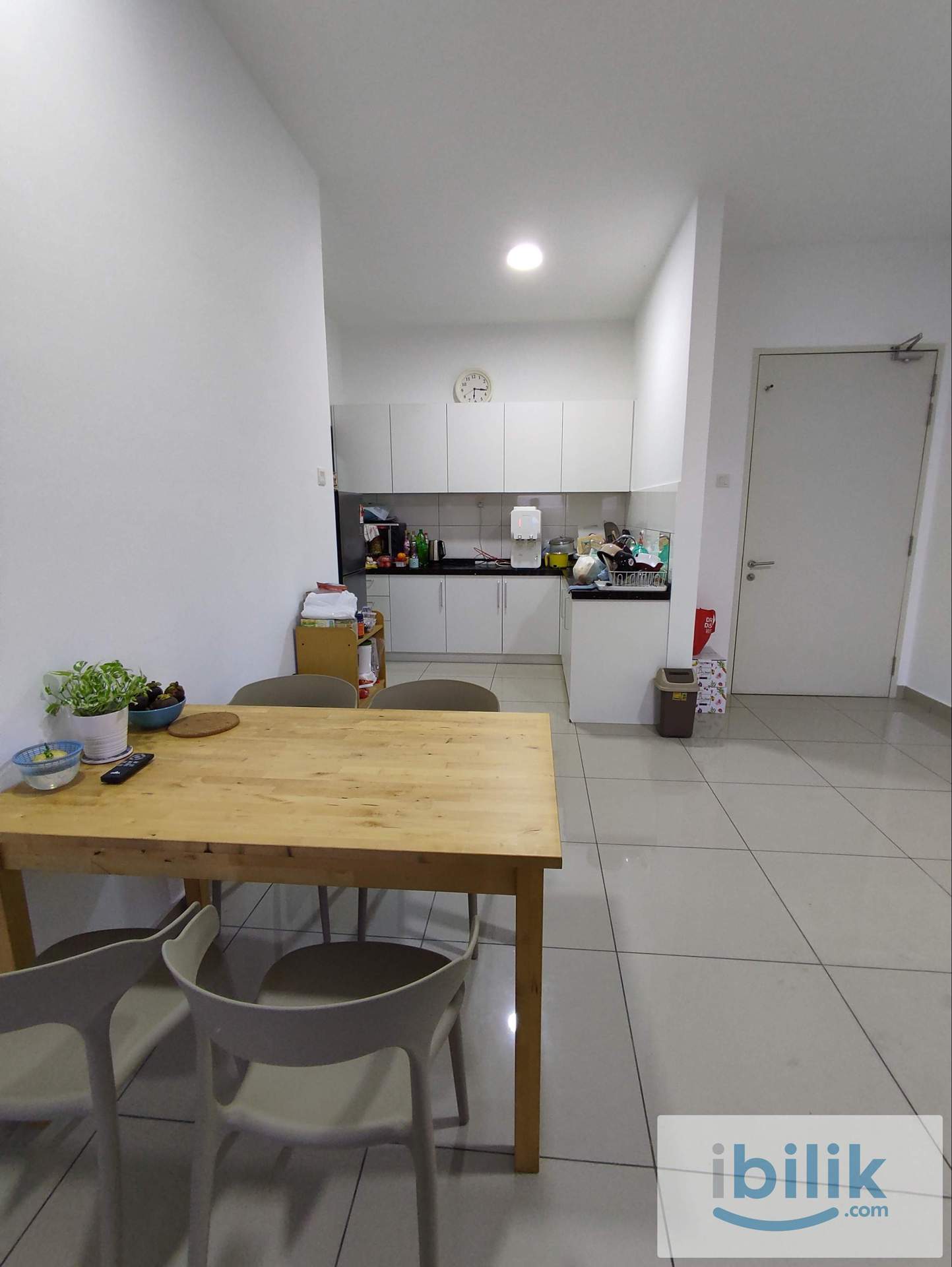 Walk to LRT! Junior medium room for rent near apu! - Image 4