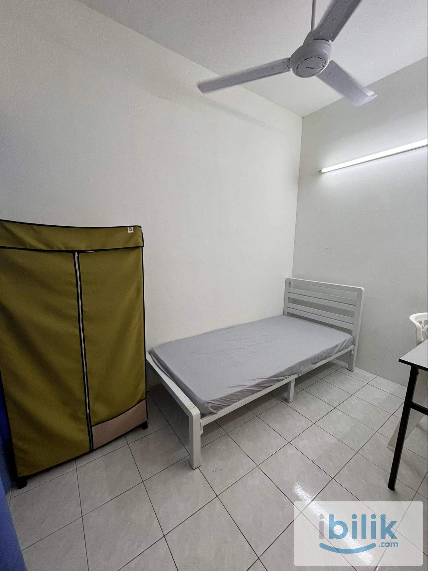 Single bedroom at Bandar Utama ❗ | near to Bus stop 🚍 - Image 1