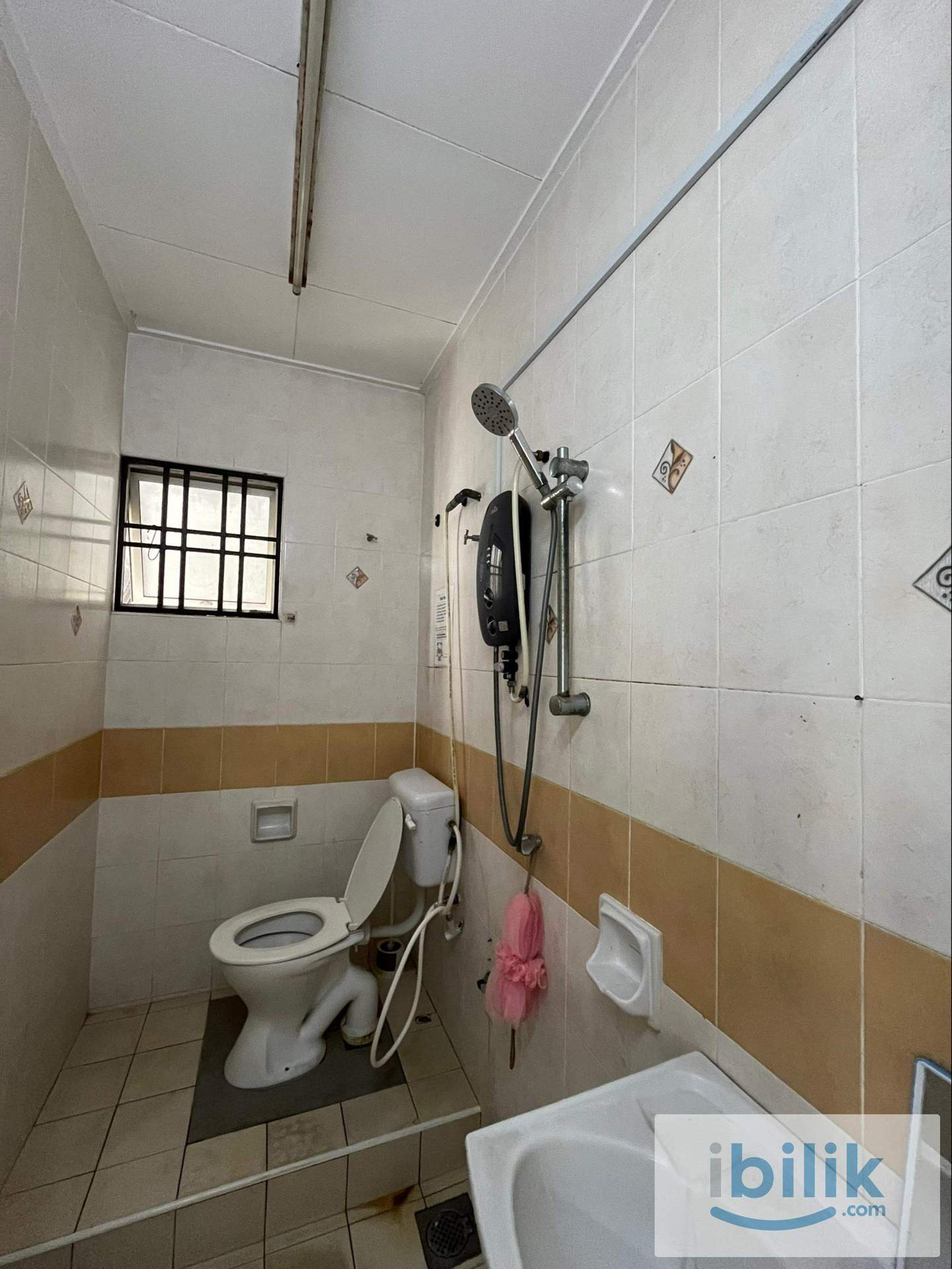 Single bedroom at Bandar Utama ❗ | near to Bus stop 🚍 - Image 3