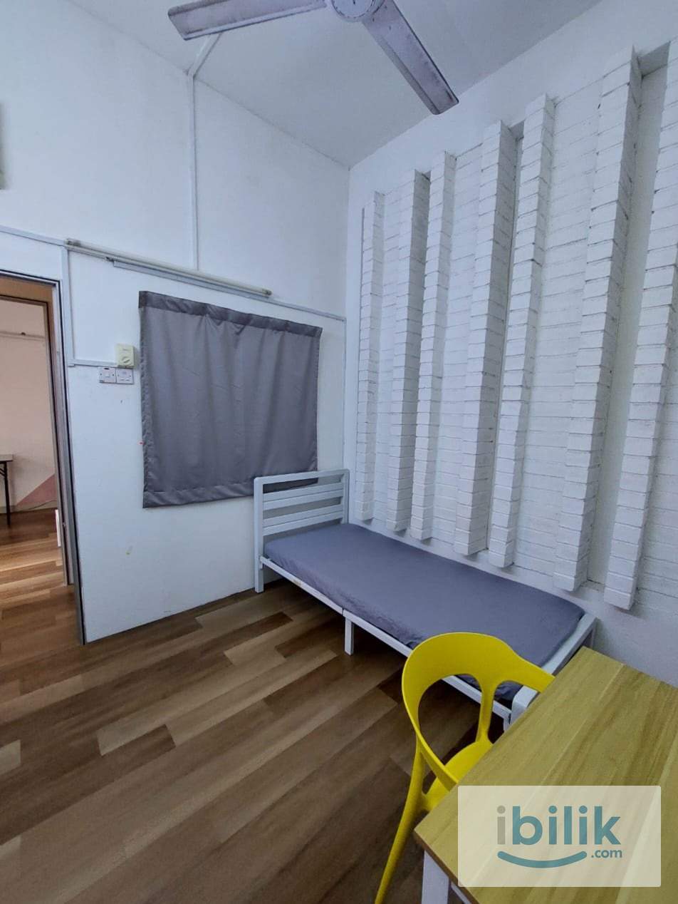 Single bedroom at SS 2 | Female unit 🔥 | near to Bus stop 🚏 - Image 1