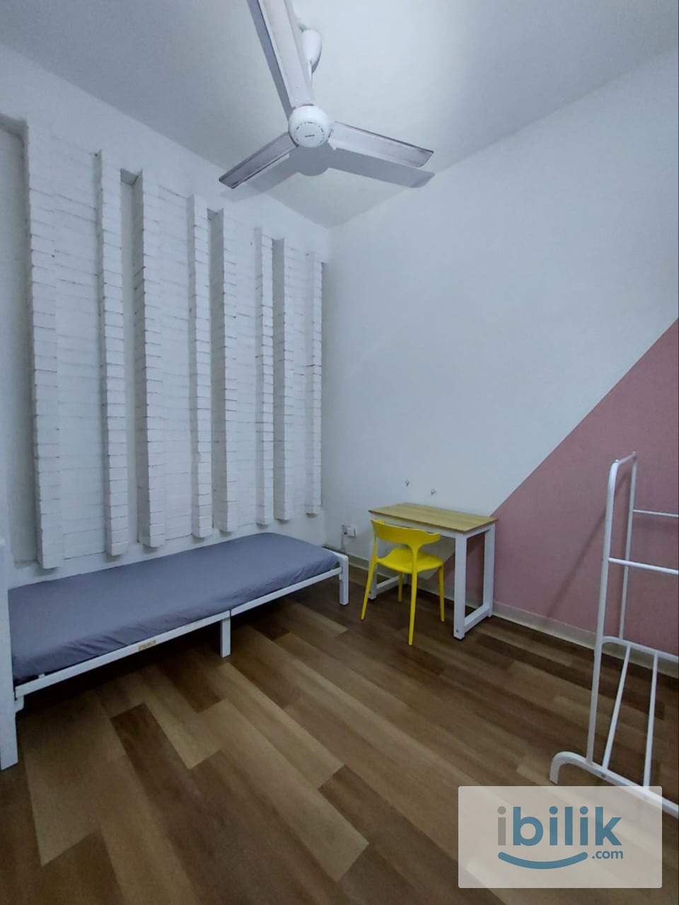 Single bedroom at SS 2 | Female unit 🔥 | near to Bus stop 🚏 - Image 2