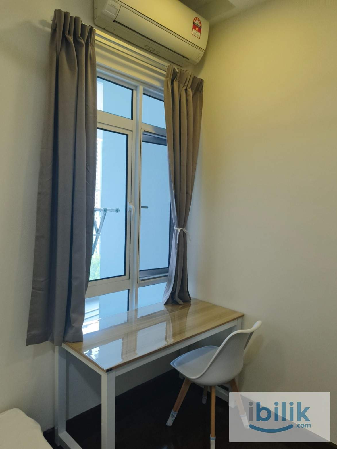 middle room - Image 1