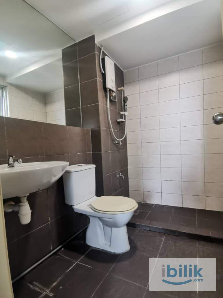 Master Room at Midfields, Sungai Besi - Image 9