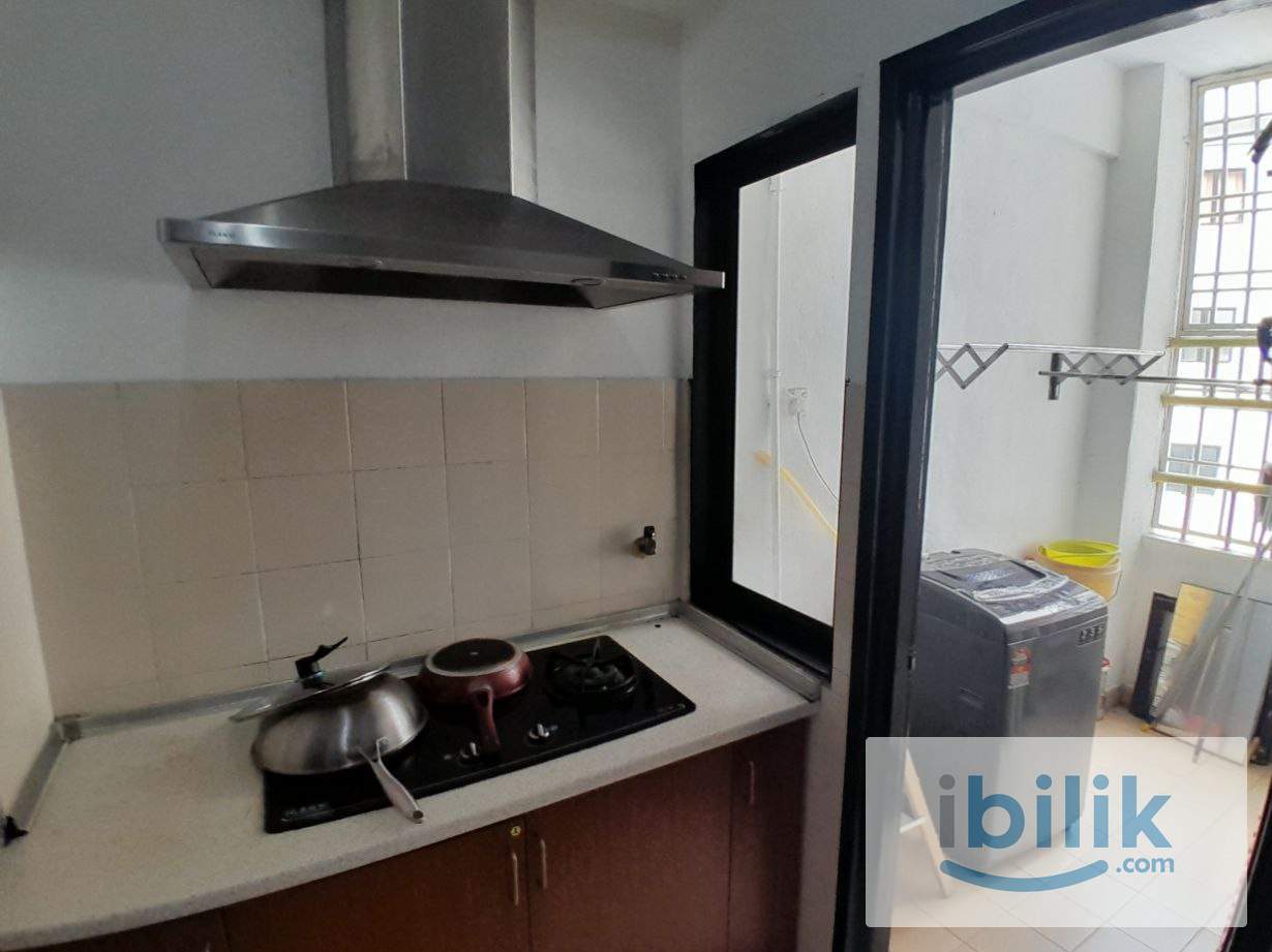 [Sri Putramas 1] Mixed Gender Unit Medium Room Rent with Bed, Mattress, Aircond, Wardrobe, Table & Chair Near Bandar  - Image 2