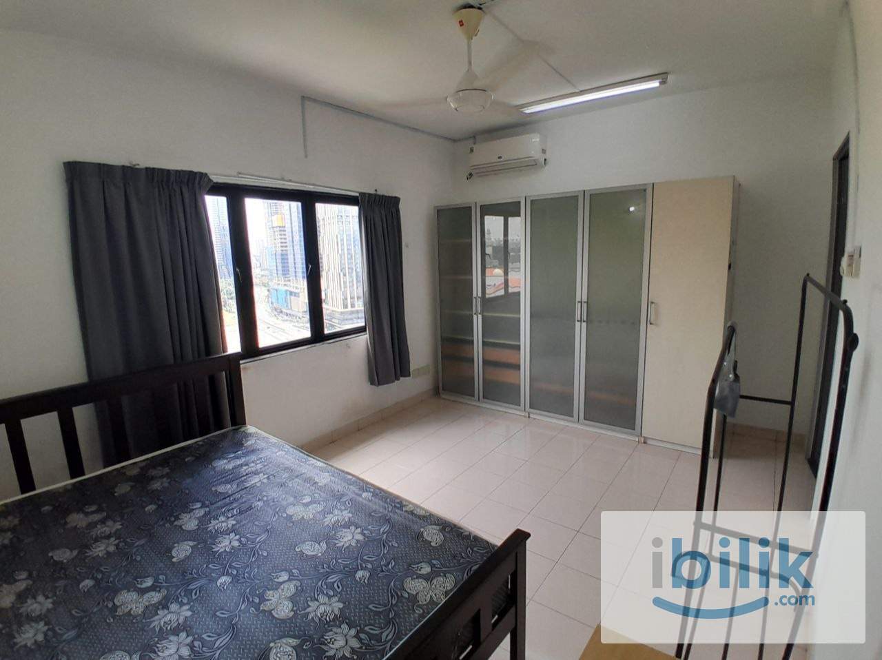 [Sri Putramas 1] Mixed Gender Unit Medium Room Rent with Bed, Mattress, Aircond, Wardrobe, Table & Chair Near Bandar  - Image 1