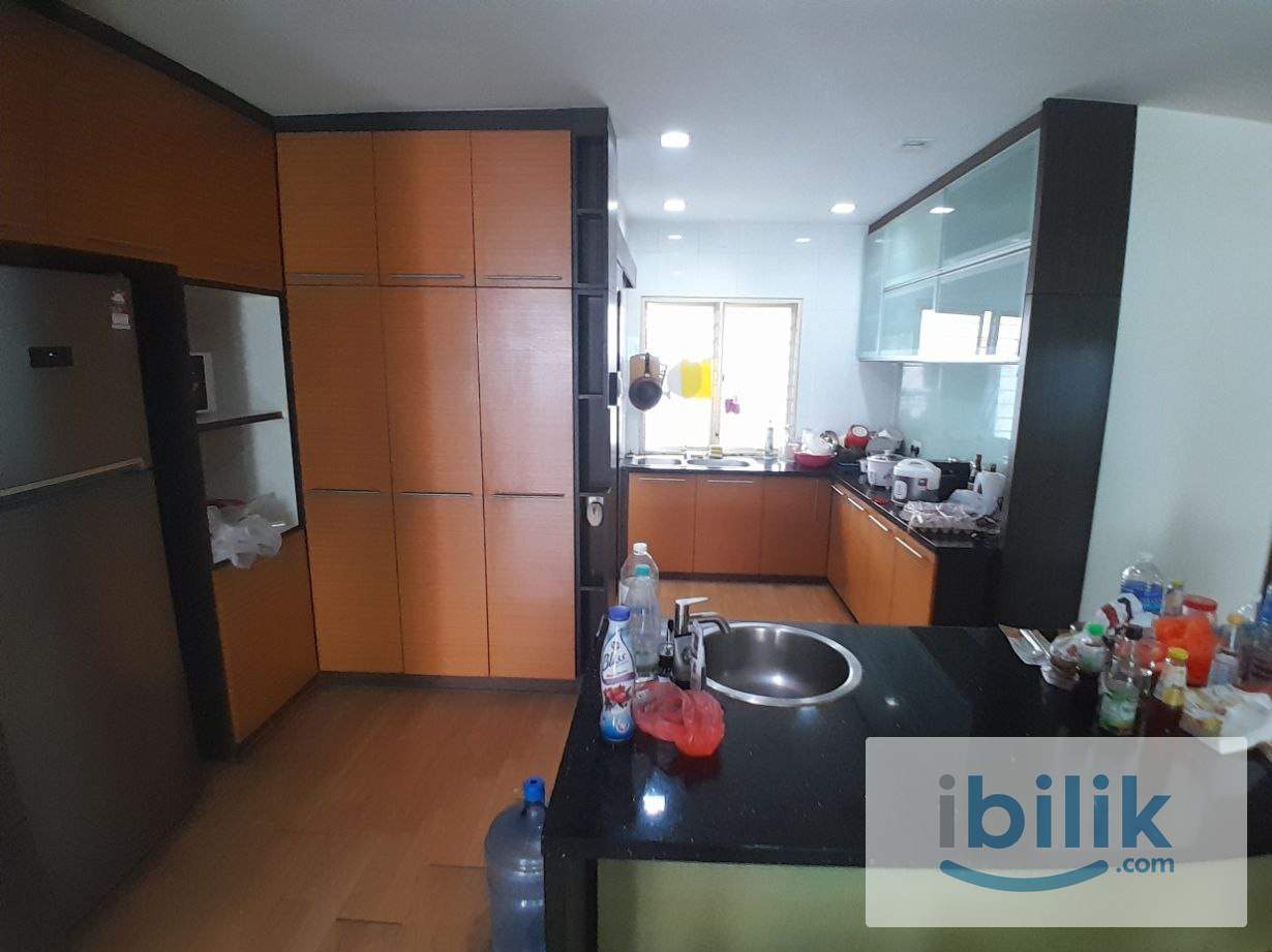 [East Lake] Master Room Rent Near APU, South City Plaza, MRT direct UPM - Image 2