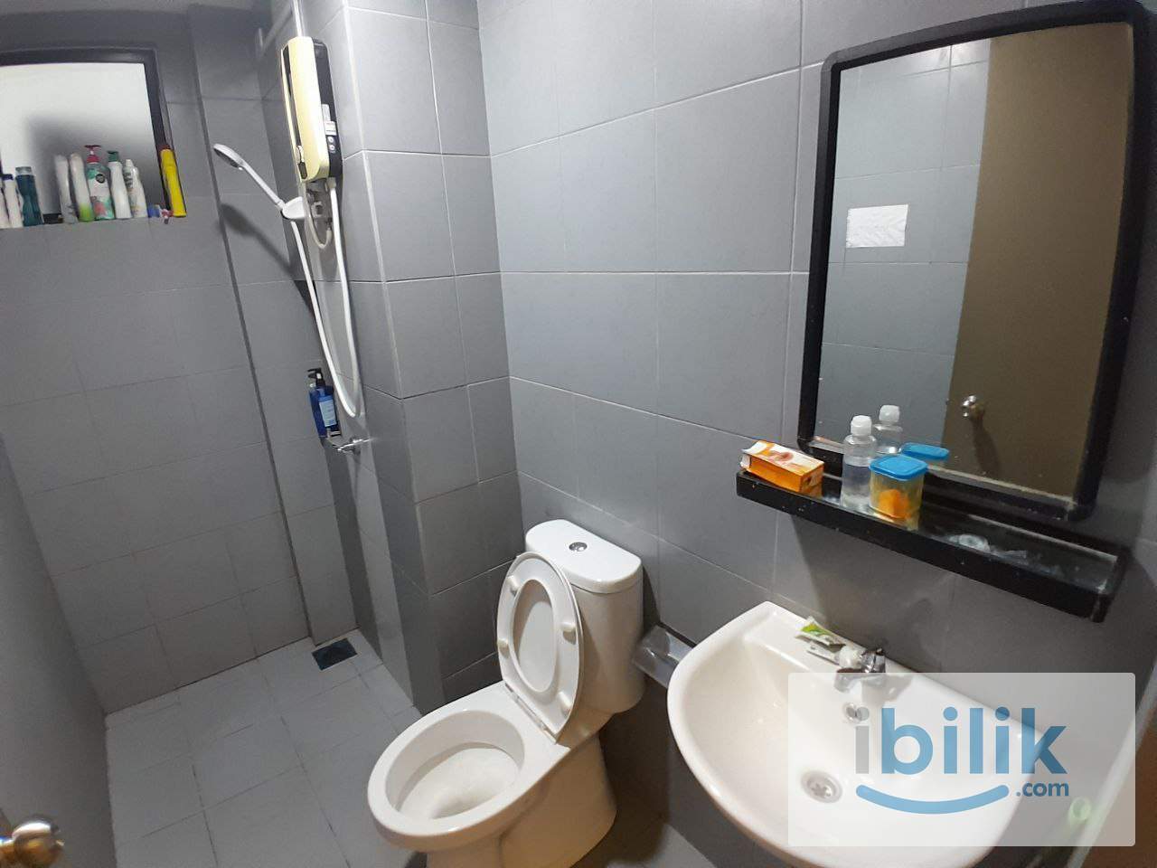 [Astetica] Mixed Gender Unit Middle Room with Balcony Near The Mines, UPM, Sungai Besi - Image 2