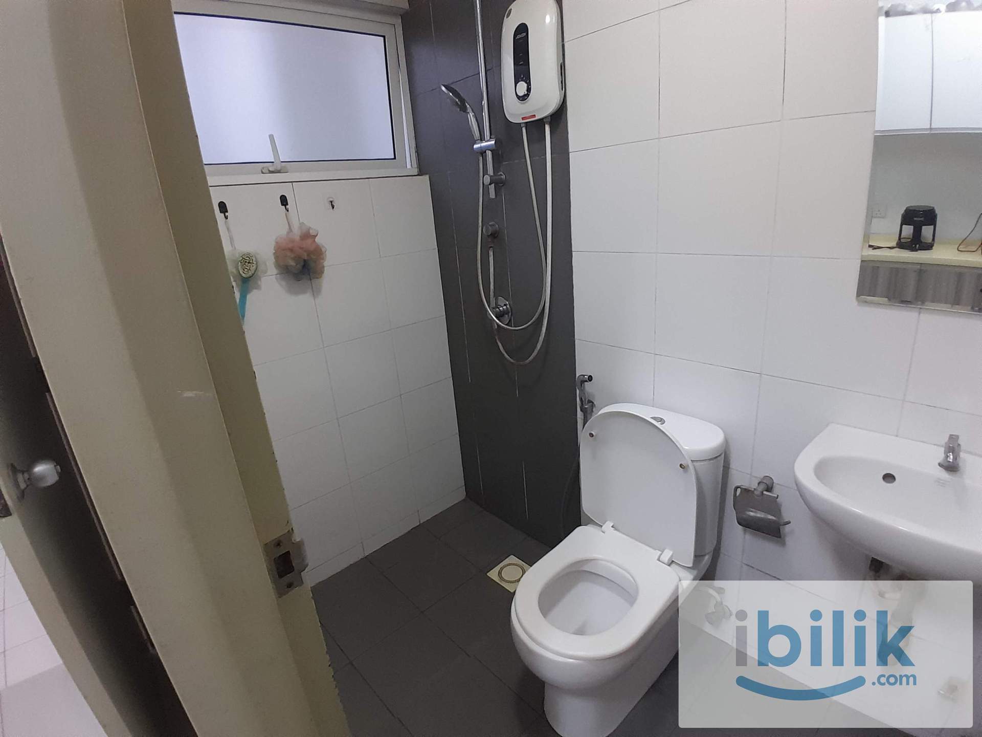 [Pacific Place] Near LRT, Free Utility Mixed Gender Unit Single Room with Aircond - Image 5