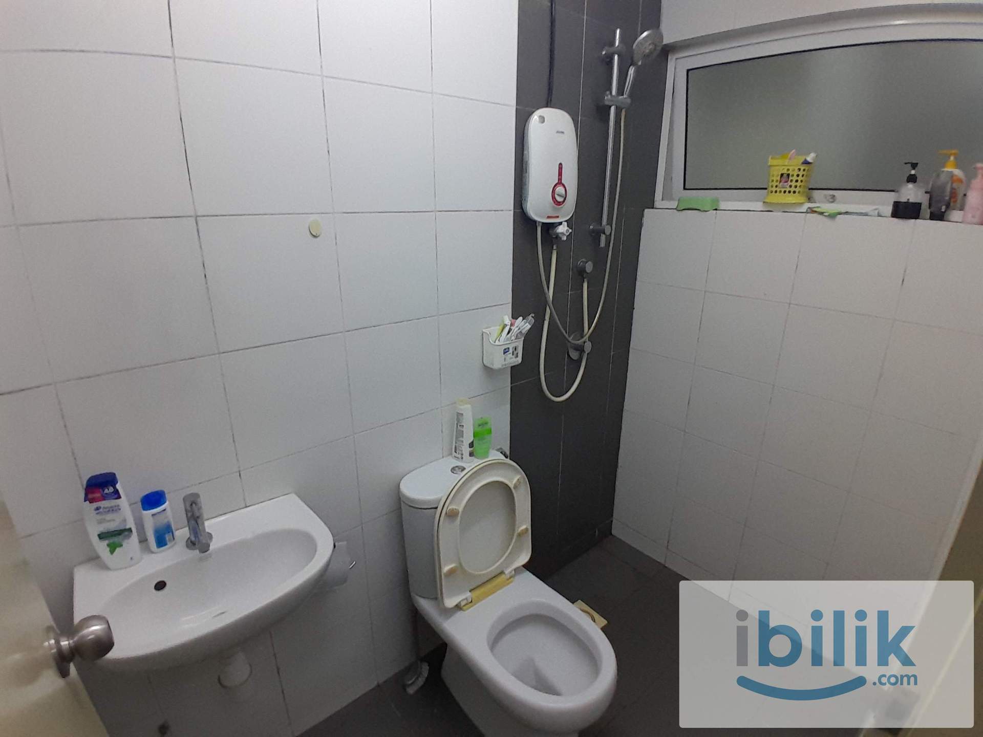 [Pacific Place] Mixed Gender Unit Master Room Private Bathroom Near LRT, Evolve Mall, Citta Mall - Image 6