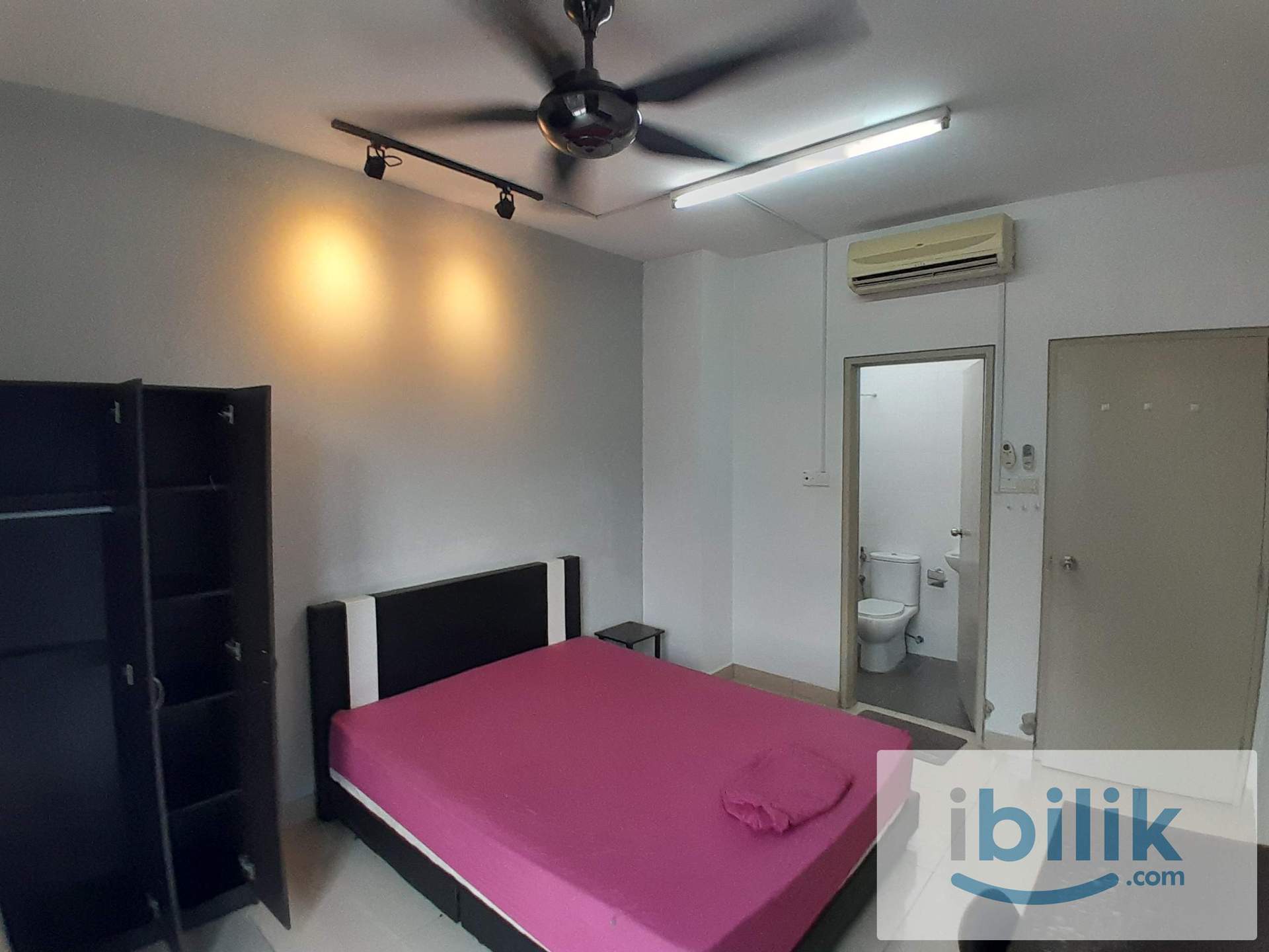 [Pacific Place] Mixed Gender Unit Master Room Private Bathroom Near LRT, Evolve Mall, Citta Mall - Image 1