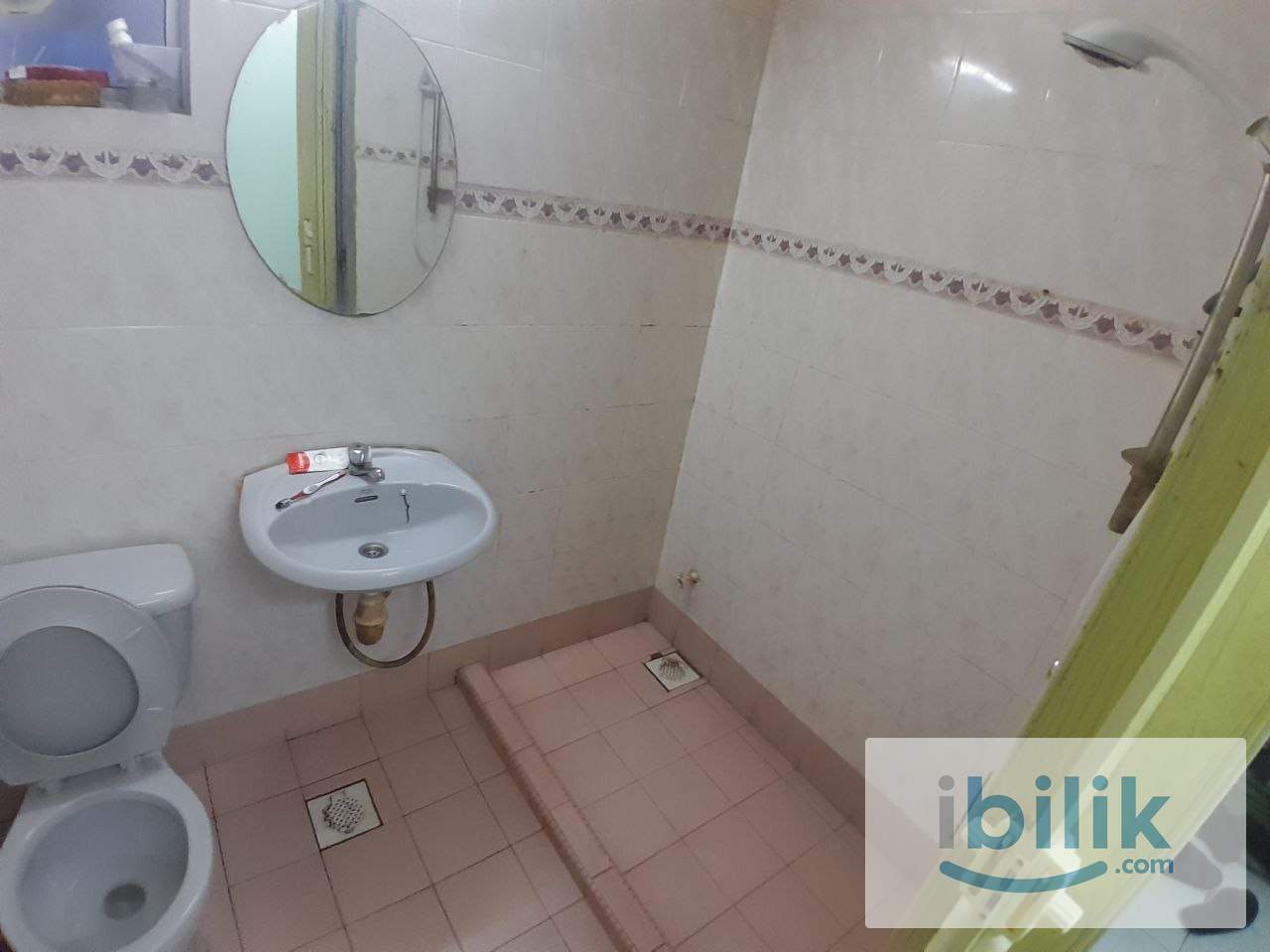 [Pelangi Damansara] Mixed Gender Unit Medium Room Near MRT, The Curve, Bandar Utama - Image 4