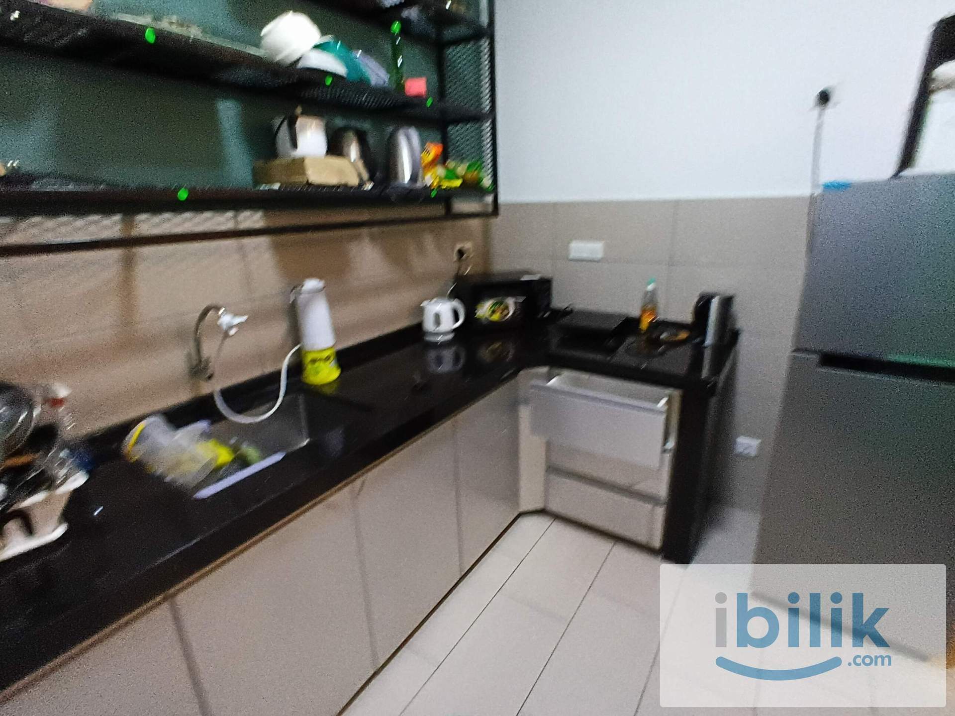[Astetica Residence] Middle Room with Aircond Rent Near KTM Serdang, The Mines Mall - Image 4