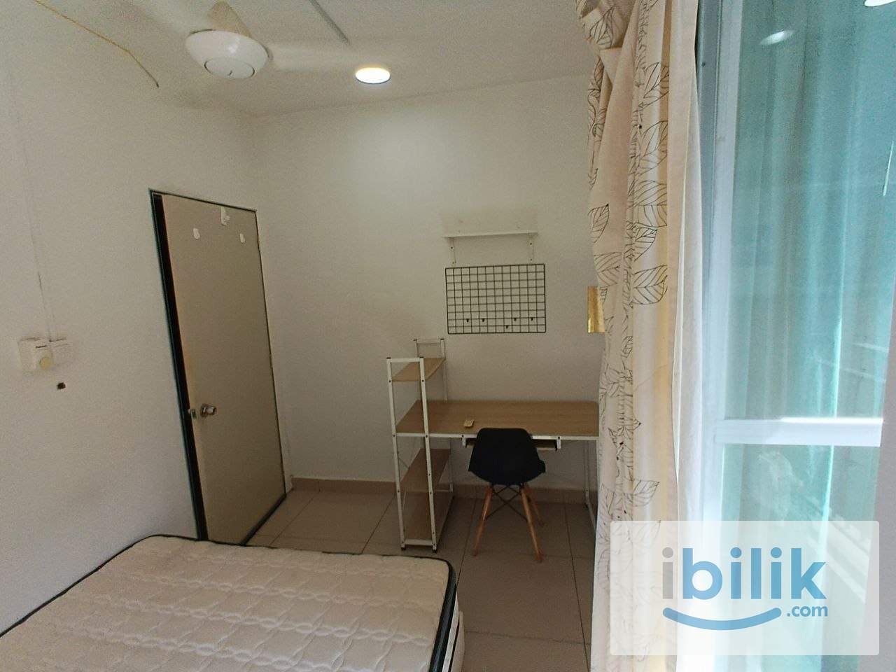 [Pacific Place] Mixed Gender Unit Medium Room with Balcony Rent - Image 7