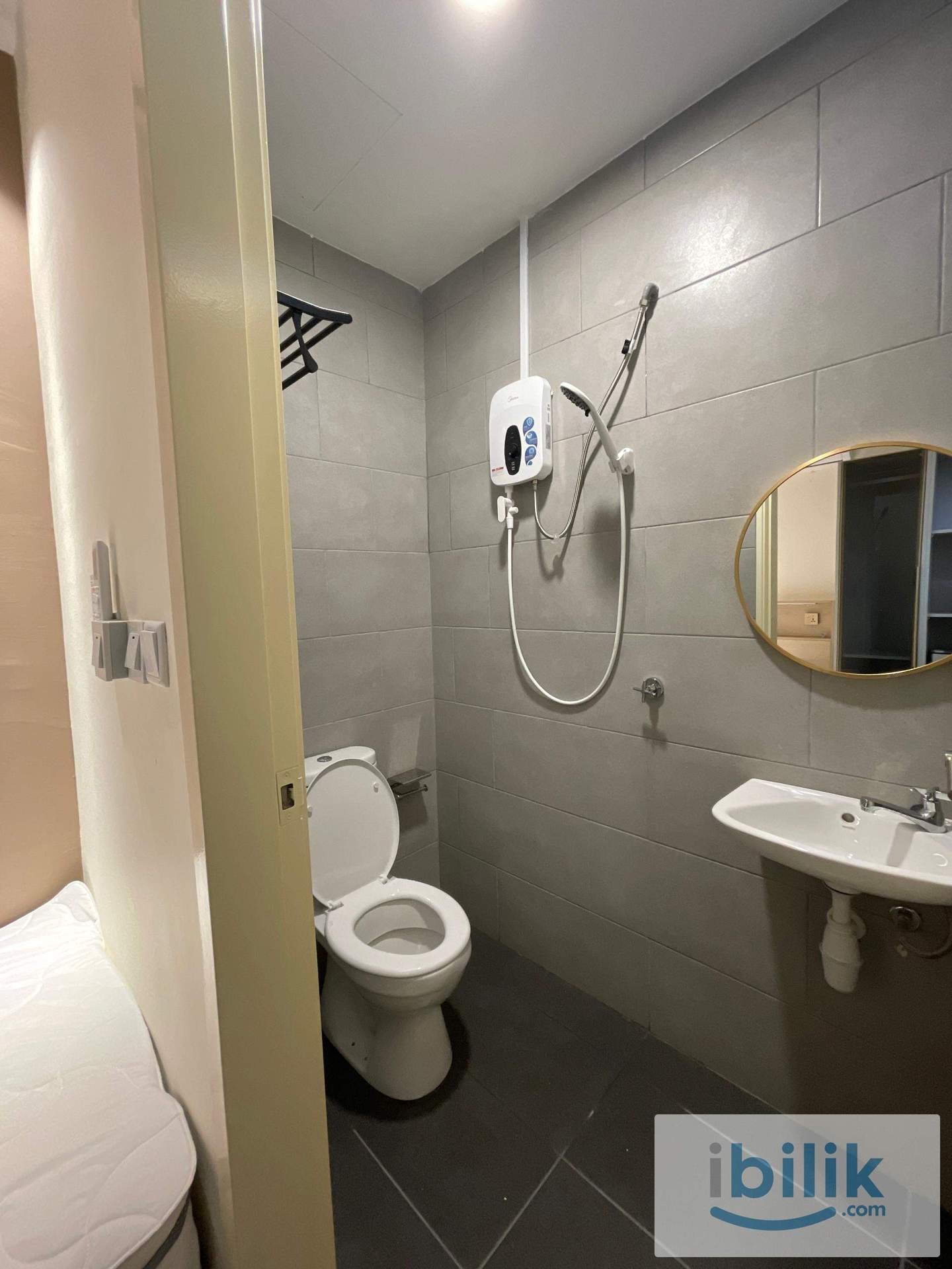 Small Furnished Room near MRT – Meta Residence Seri Kembangan (Muslimah) - Image 2
