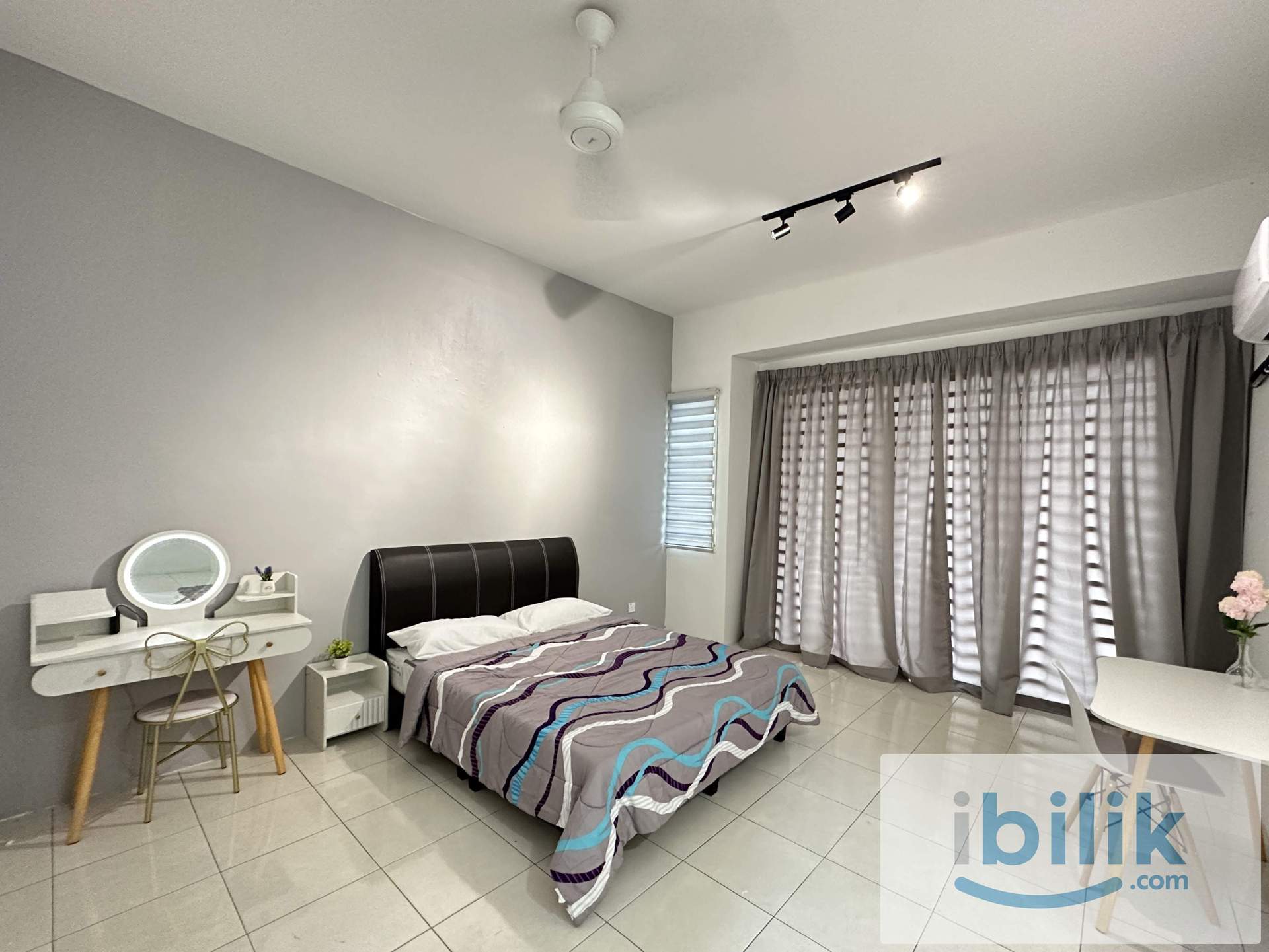 Taman Impian Residensi Master Room Private bathroom and Balcony - Image 1