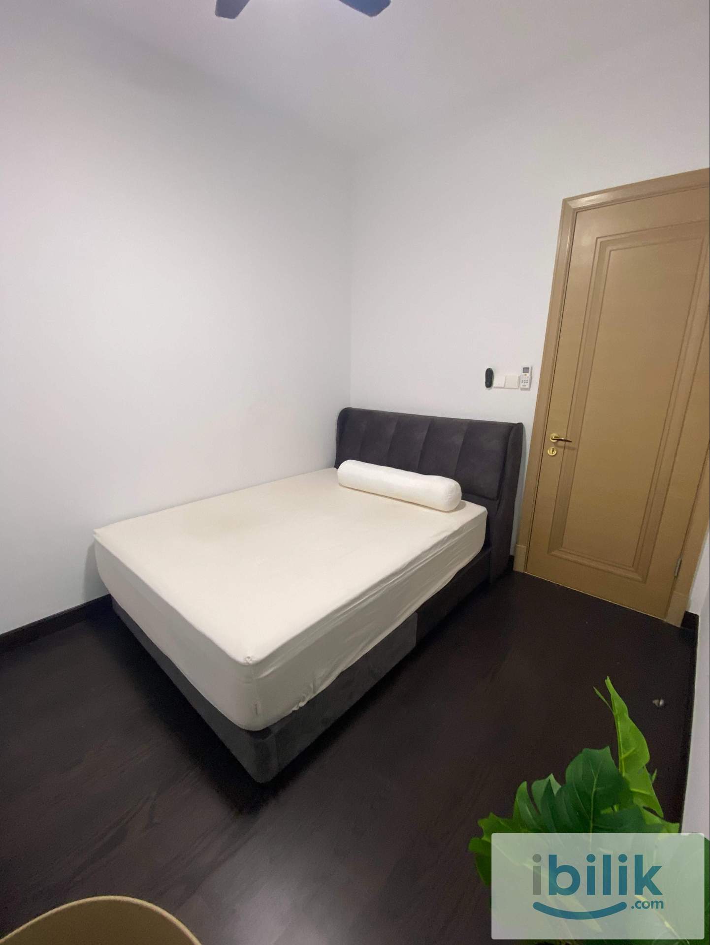 R&F new and Spacious room (big wardrobe) for rent - Image 6