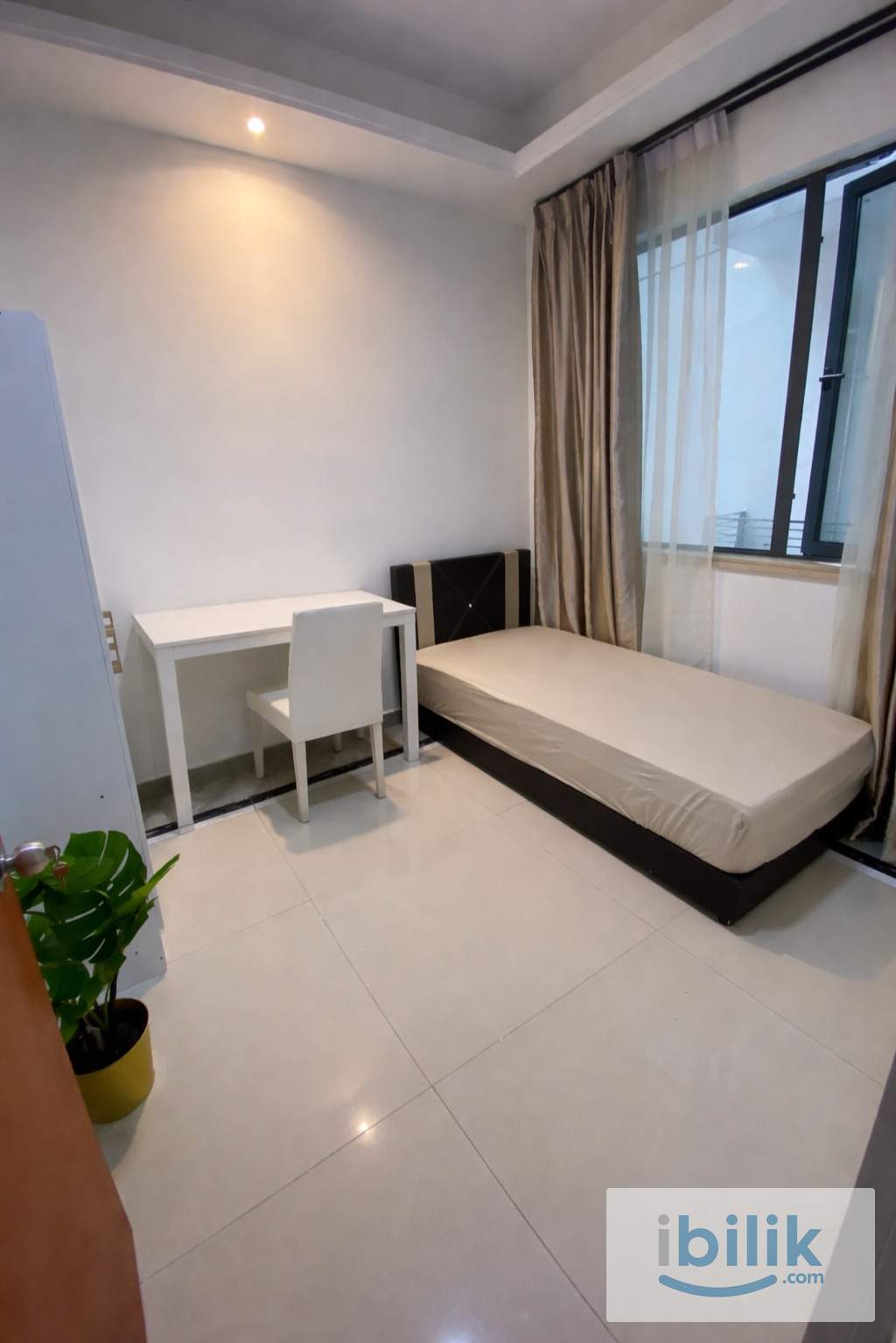 R&F Princess cove room (RM1,000 all in) for rent - mins walk to CIQ   - Image 3