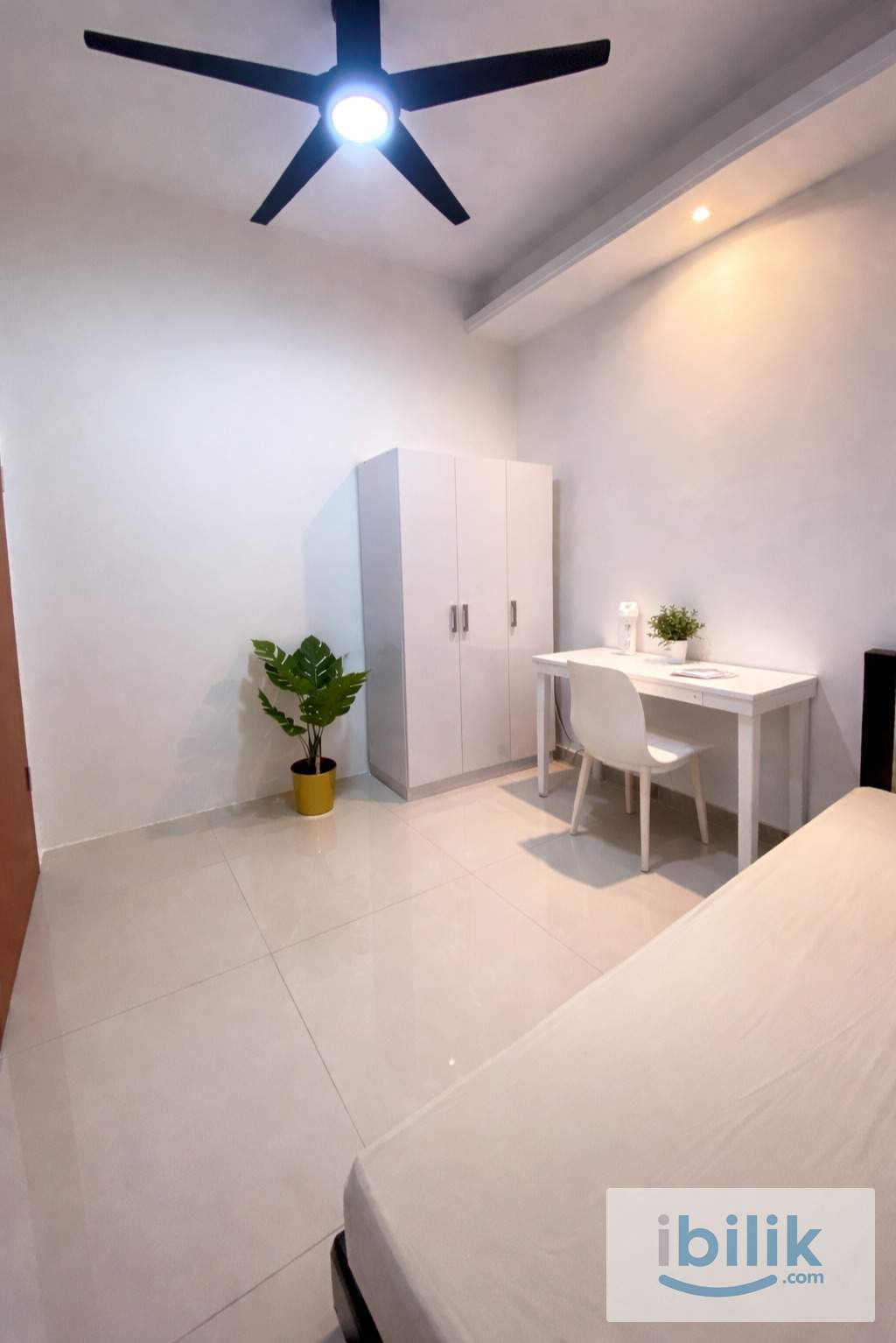 R&F Princess cove room (RM1,000 all in) for rent - mins walk to CIQ   - Image 4