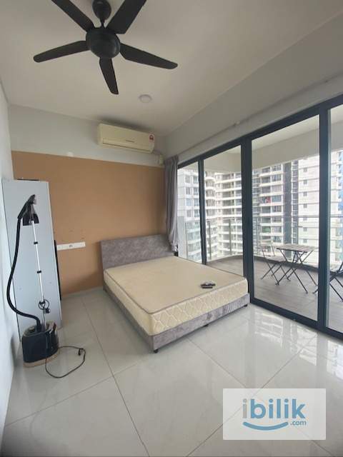 BIG BALCONY BEDROOM WITH FULL SEA VIEW – Country Garden Danga Bay - Image 2
