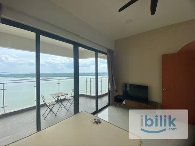 BIG BALCONY BEDROOM WITH FULL SEA VIEW – Country Garden Danga Bay - Image 5