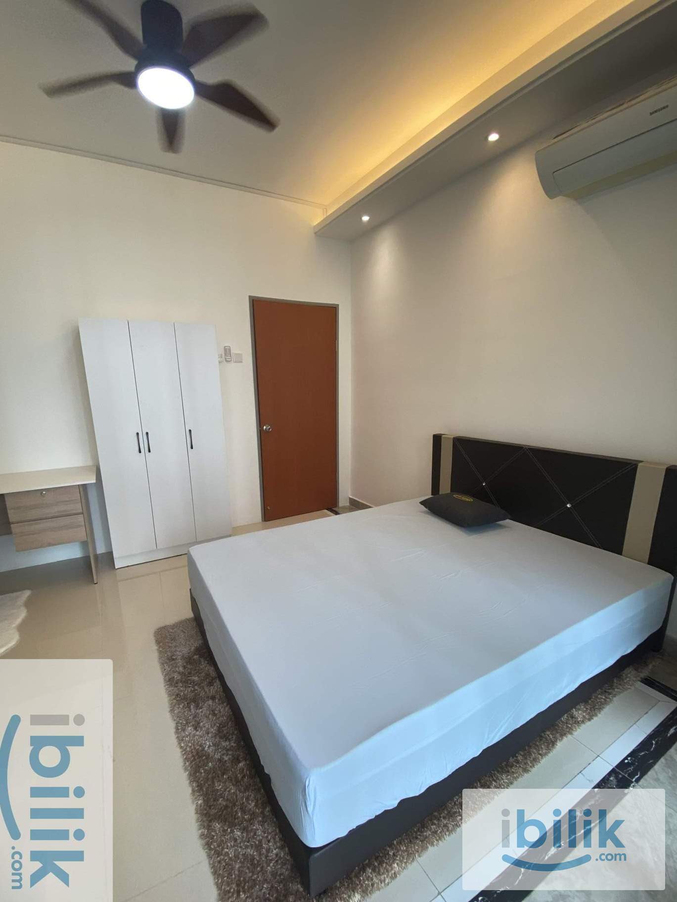 Balcony room  (Own washer) at R&F mall for rent - Image 3