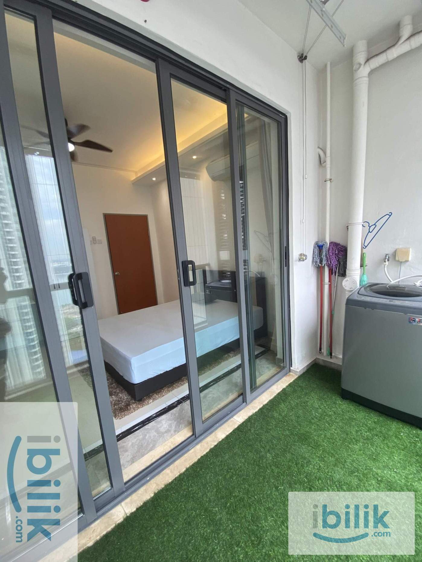 Balcony room  (Own washer) at R&F mall for rent - Image 1